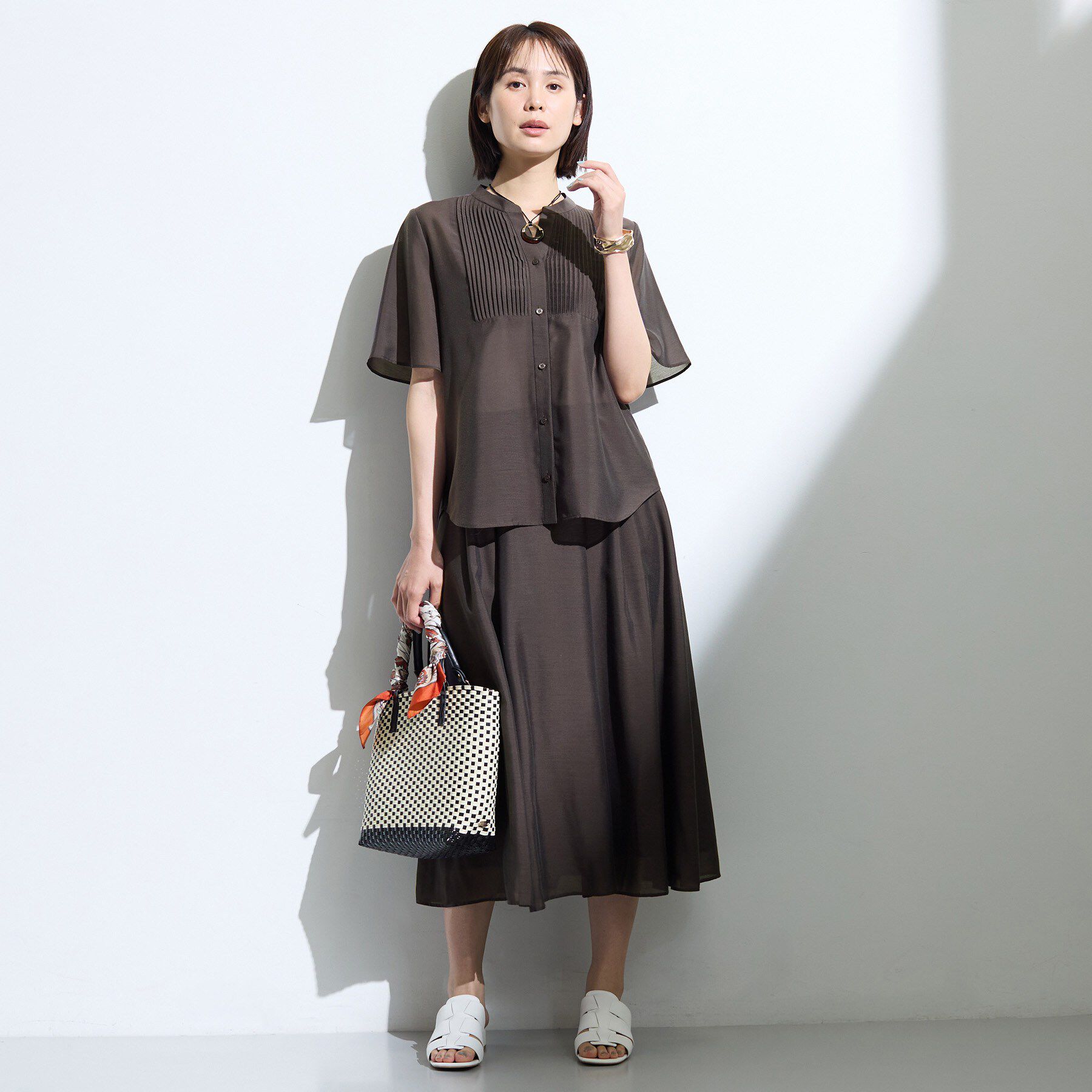 INDIVI「【接触冷感/洗える】シアーシャンブレーピンタックブラウス」|シャツ・ブラウス|