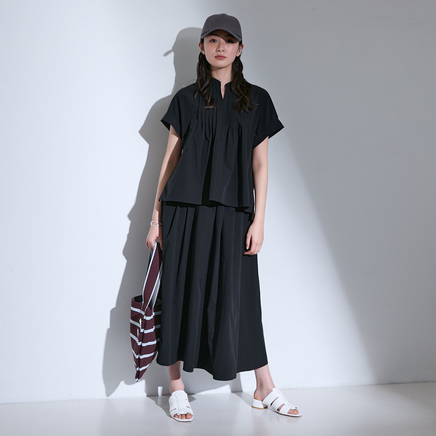 INDIVI「【撥水／UVケア／SETUP可能】軽量マキシ丈タックスカート」|スカート|