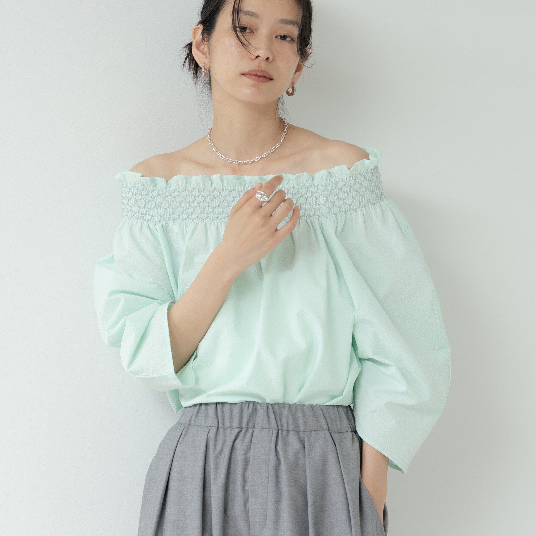 GALLEST「サッカーオフショルブラウス【再入荷／2WAY】」|シャツ・ブラウス|ライトグリーン(02