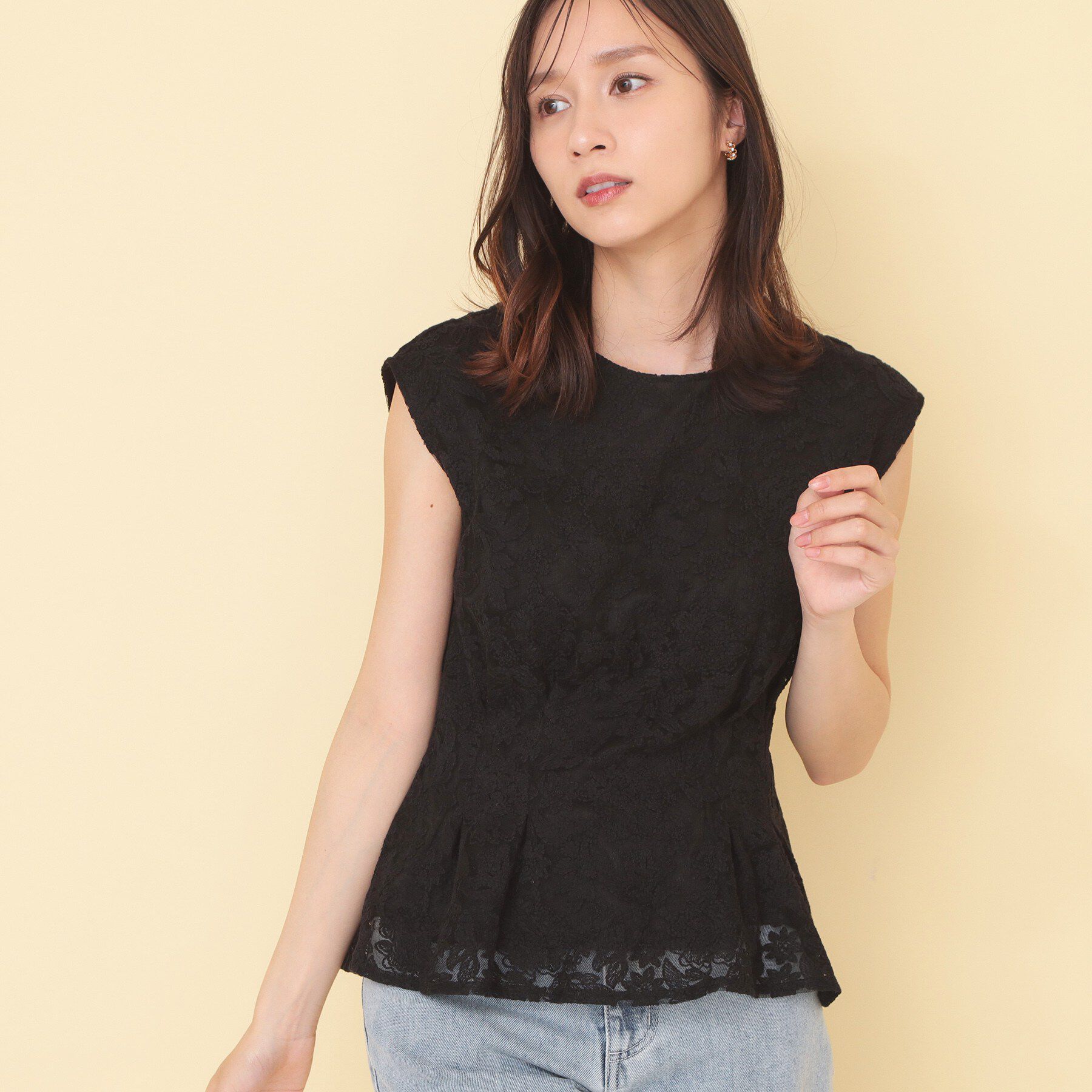 index「シアーフラワー刺繍ペプラムブラウス【イージーアイロン／洗濯機OK】」|シャツ・ブラウス|