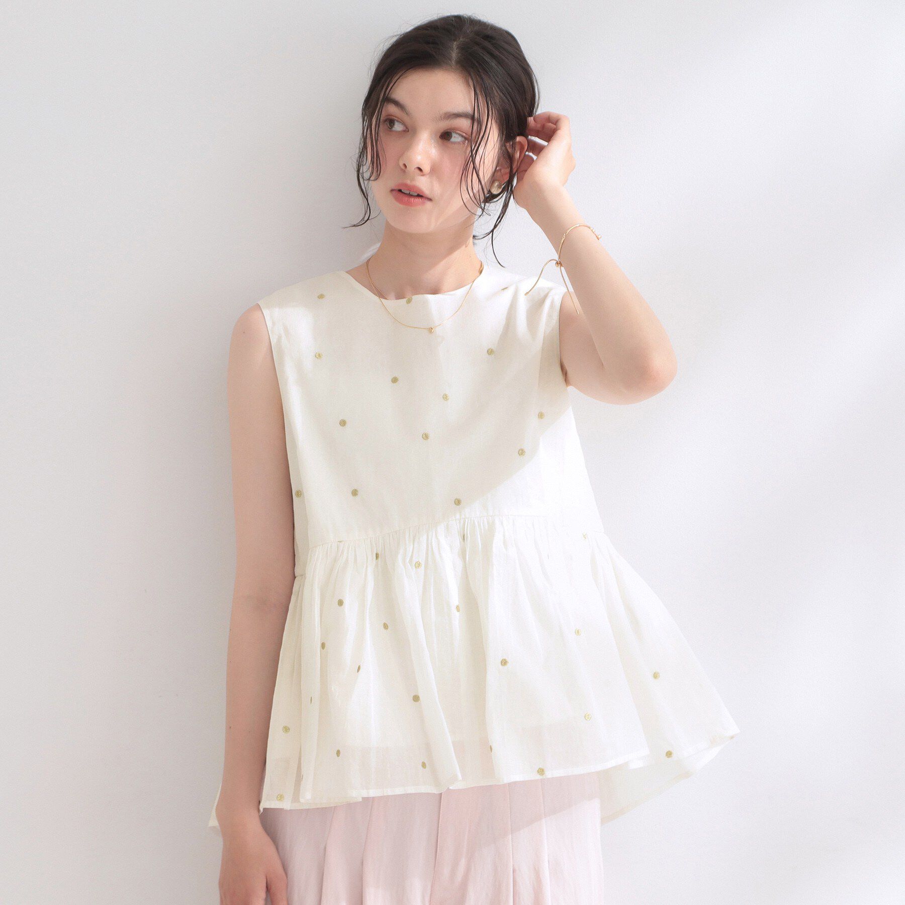 OPAQUE.CLIP「ラメドット刺繍ペプラムブラウス【洗える】」|シャツ・ブラウス|ホワイト(101)
