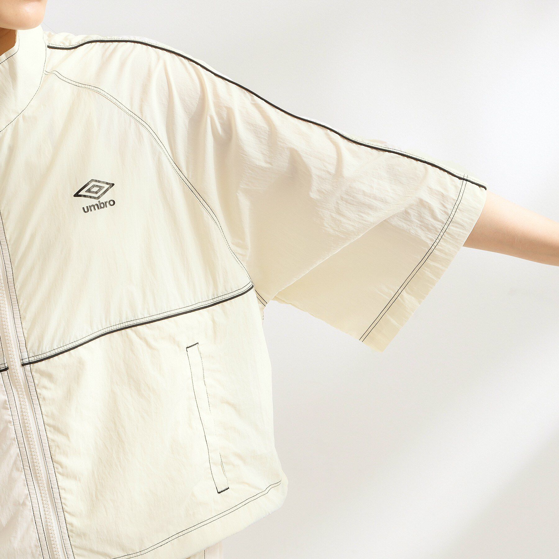 OPAQUE.CLIP「◆【umbro／アンブロ】シアーナイロン5分袖ZIPアップブルゾン」|ブルゾン・スタジャン|