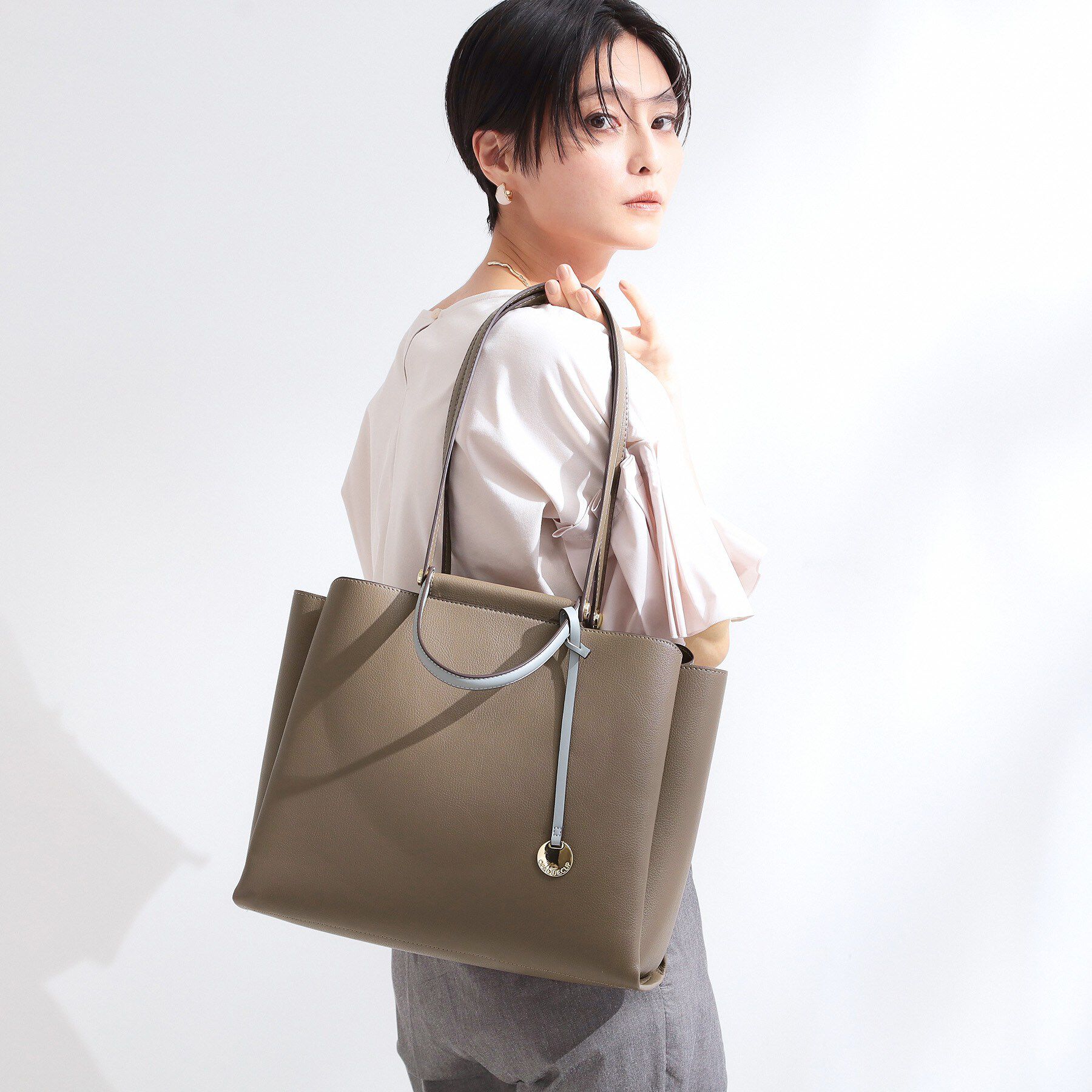 OPAQUE.CLIP「【A4対応／通勤対応】3層仕様大容量トートバッグ《肩掛け可》」|トートバッグ|ブラウン(843)