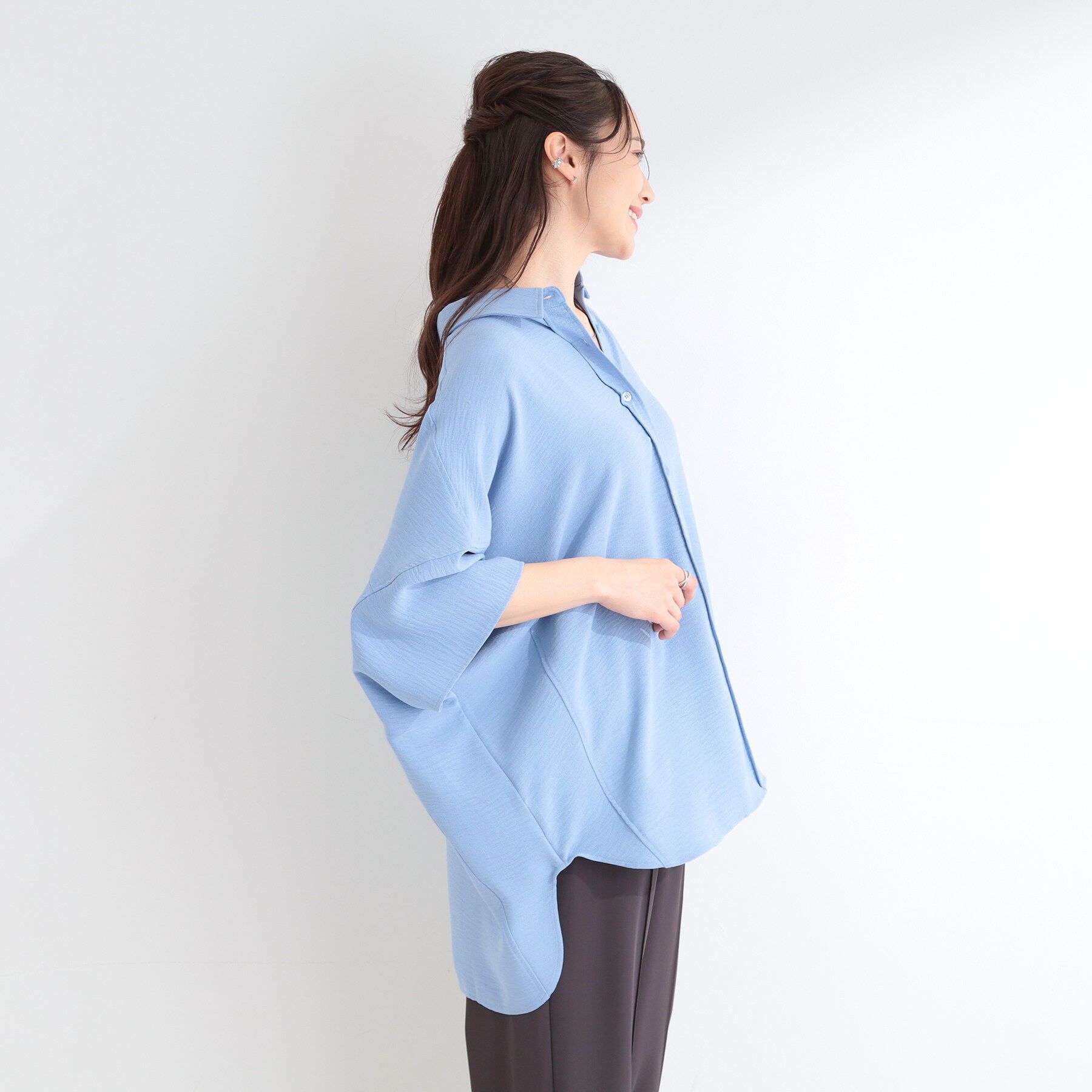 SHOO･LA･RUE「【高レビュー/洗濯後しわになりにくい/体型カバー】きちんとゆるっと 大人の抜け感 ポンチョ風カラーシ」|シャツ・ブラウス|