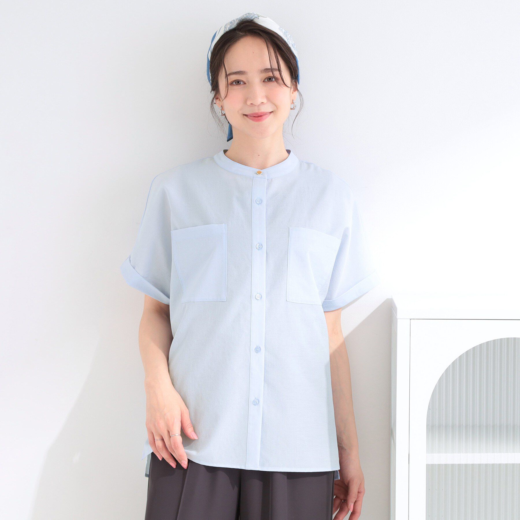 SHOO･LA･RUE「【通気性〇/UV/S-LL】風が通り抜ける ひんやり半袖バンドカラーシアーシャツ」|シャツ・ブラウス|