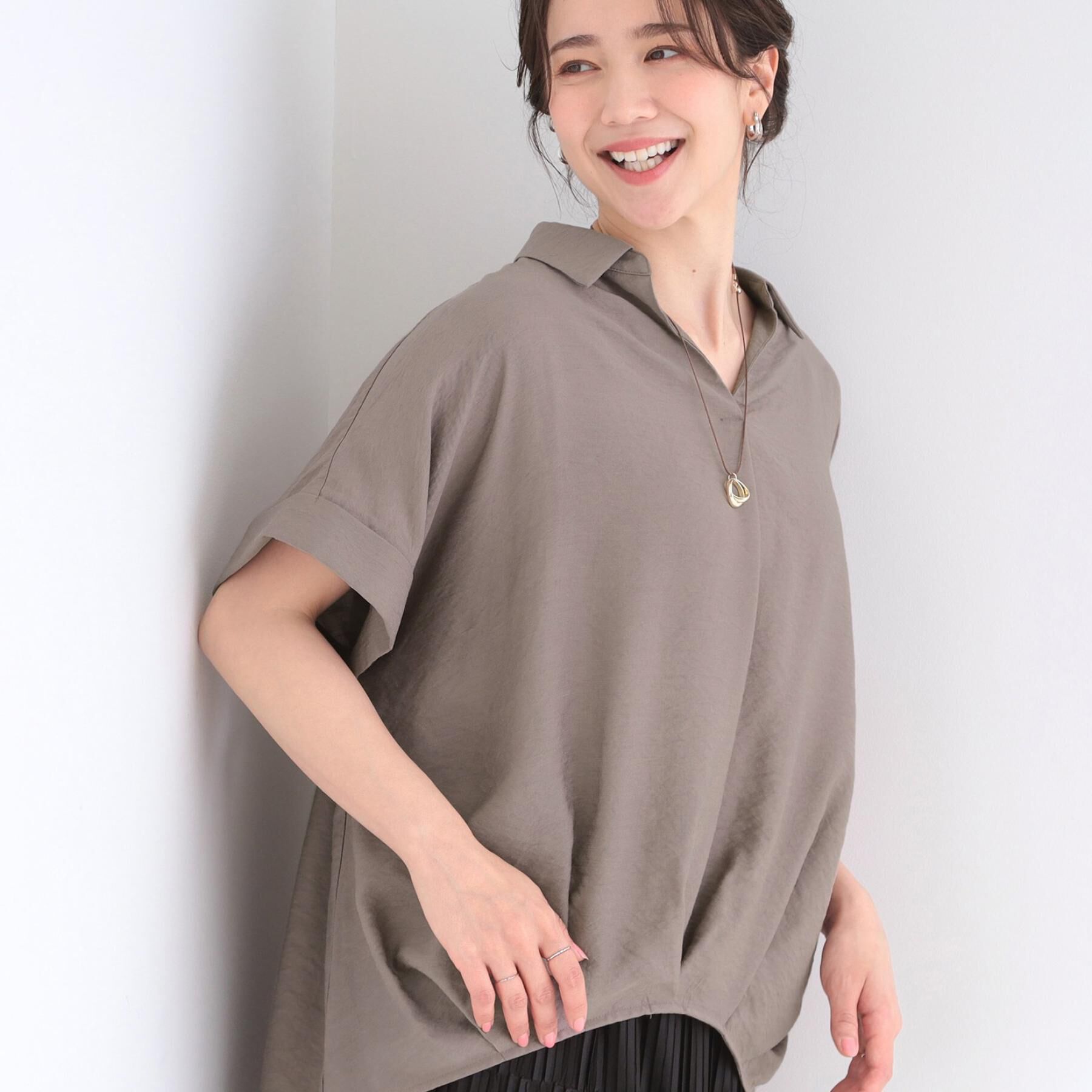 SHOO･LA･RUE「【ひんやり/S-LL/洗濯機可】インせず着られる 裾タック スキッパーシャツ」|シャツ・ブラウス|モカブラウン(042