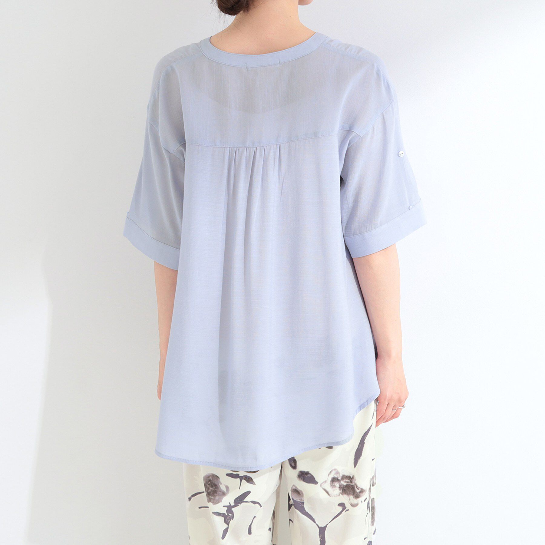 SHOO･LA･RUE「【ひんやり/UV】お袖の長さが調整出来る シャーリングスキッパーブラウス」|シャツ・ブラウス|