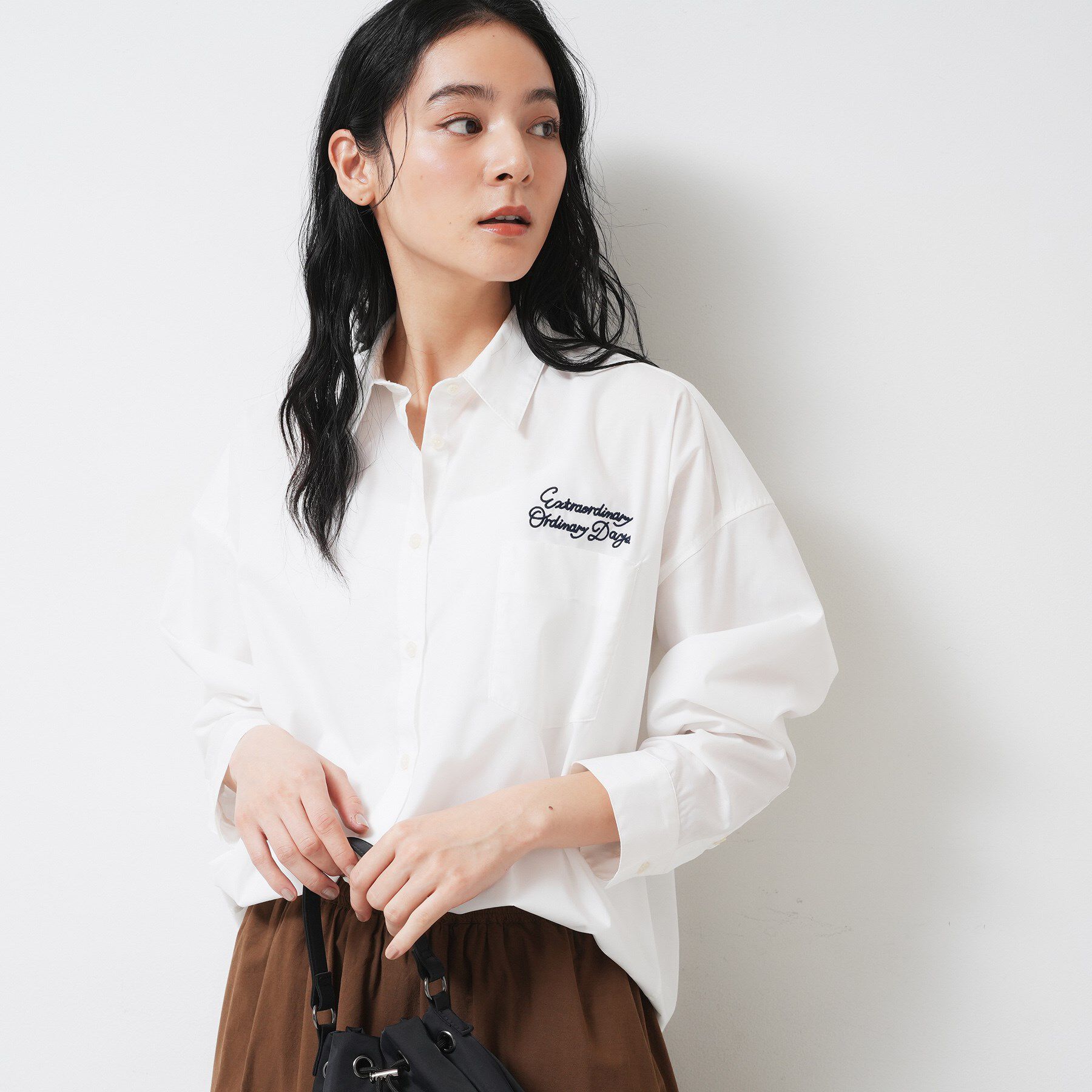 Dessin「【洗える】刺繍ロゴ入りオーバーシャツ」|シャツ・ブラウス|ホワイト(002)