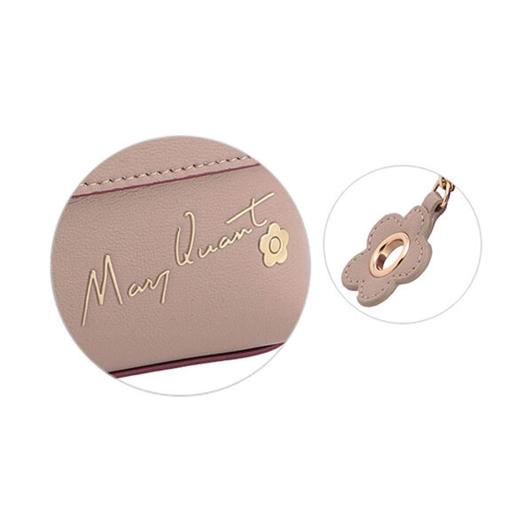  「マリークワント フリップサイドデイジー スクエアティッシュケース ベージュ 本体 (H11&times;W15.5&times;D4cm)」|コスメ雑貨|