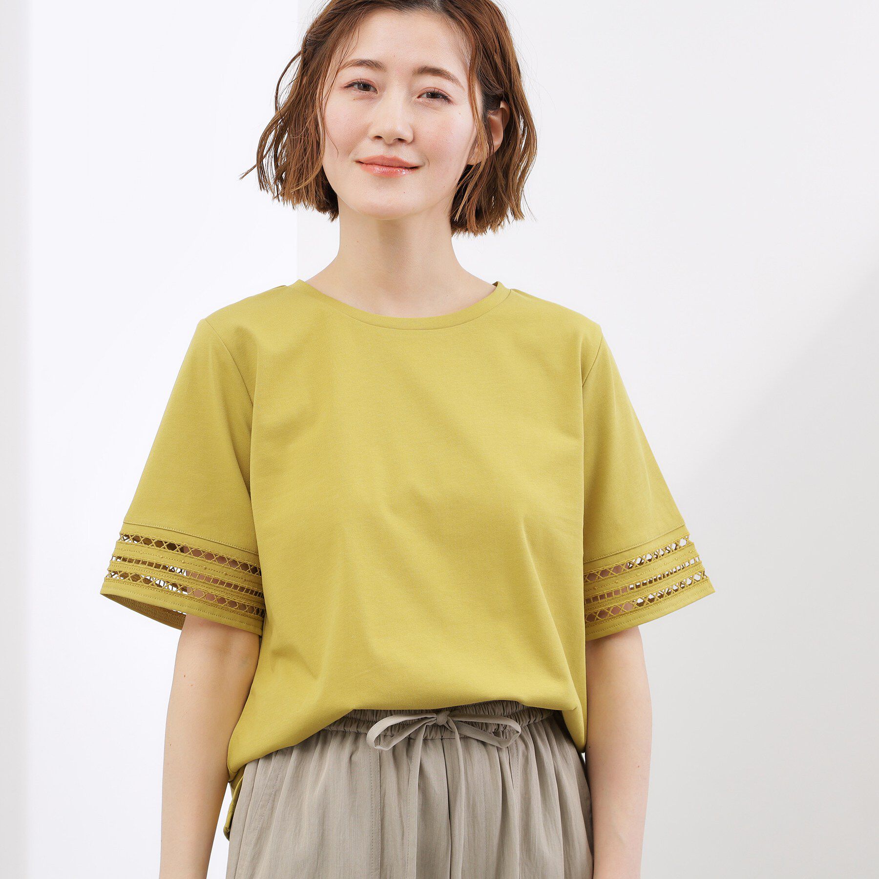 grove「【二の腕カバー/UV・ひんやり】袖口透かし刺繍Tシャツ」|Tシャツ・カットソー|