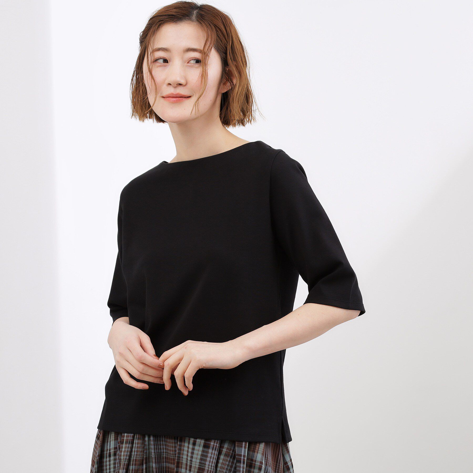 grove「【二の腕カバー/すっきり見え・抗菌防臭/UVカット】きちんと素材のボートネックTシャツ」|Tシャツ・カットソー|ブラック(019)