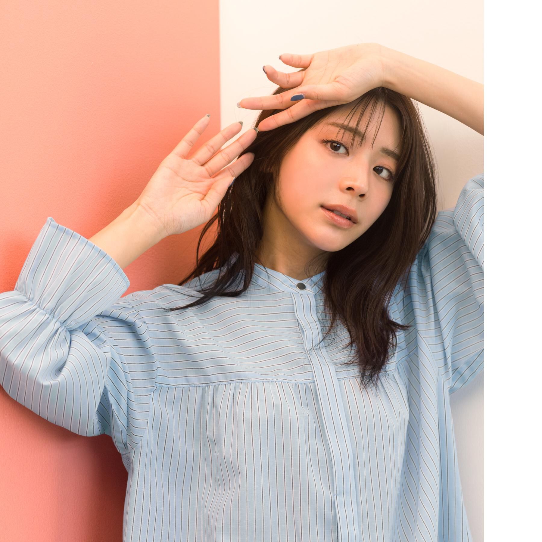 grove「【貴島明日香さん着用／イージーケア／接触冷感】麻混スタンドギャザーシャツ」|シャツ・ブラウス|