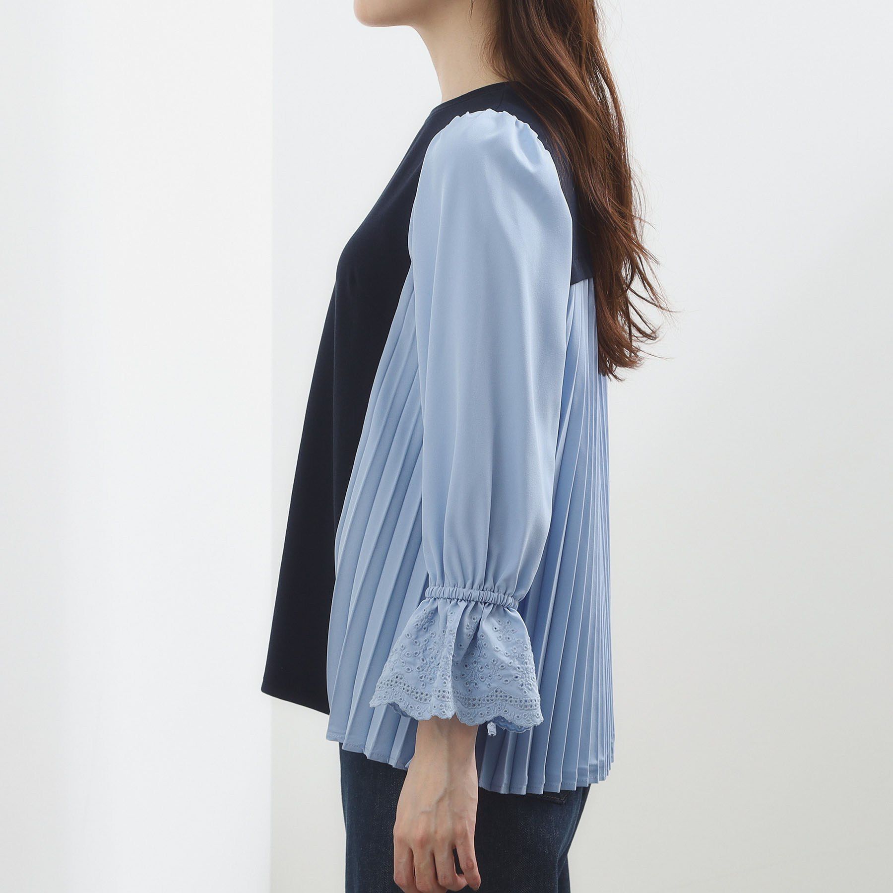 grove「【洗える・体型カバー】袖口レース・バックプリーツトップス」|Tシャツ・カットソー|