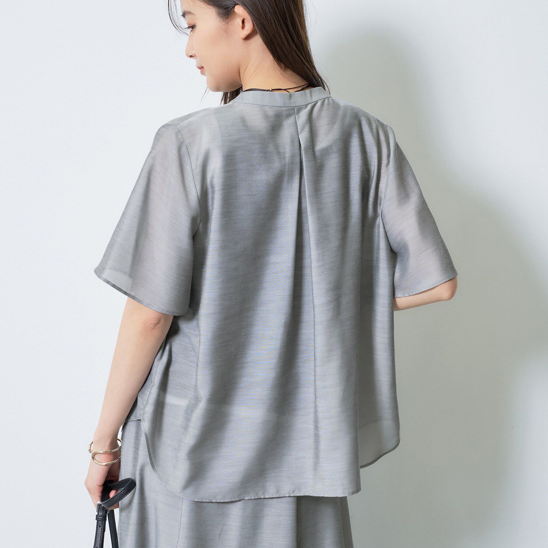 INDIVI「【接触冷感/洗える】シアーシャンブレーピンタックブラウス」|シャツ・ブラウス|