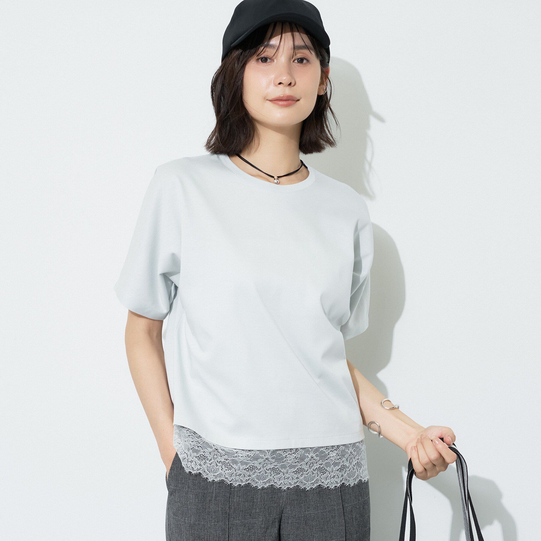 INDIVI「【汗ジミ防止／接触冷感】裾レースドルマンTシャツ」|Tシャツ・カットソー|