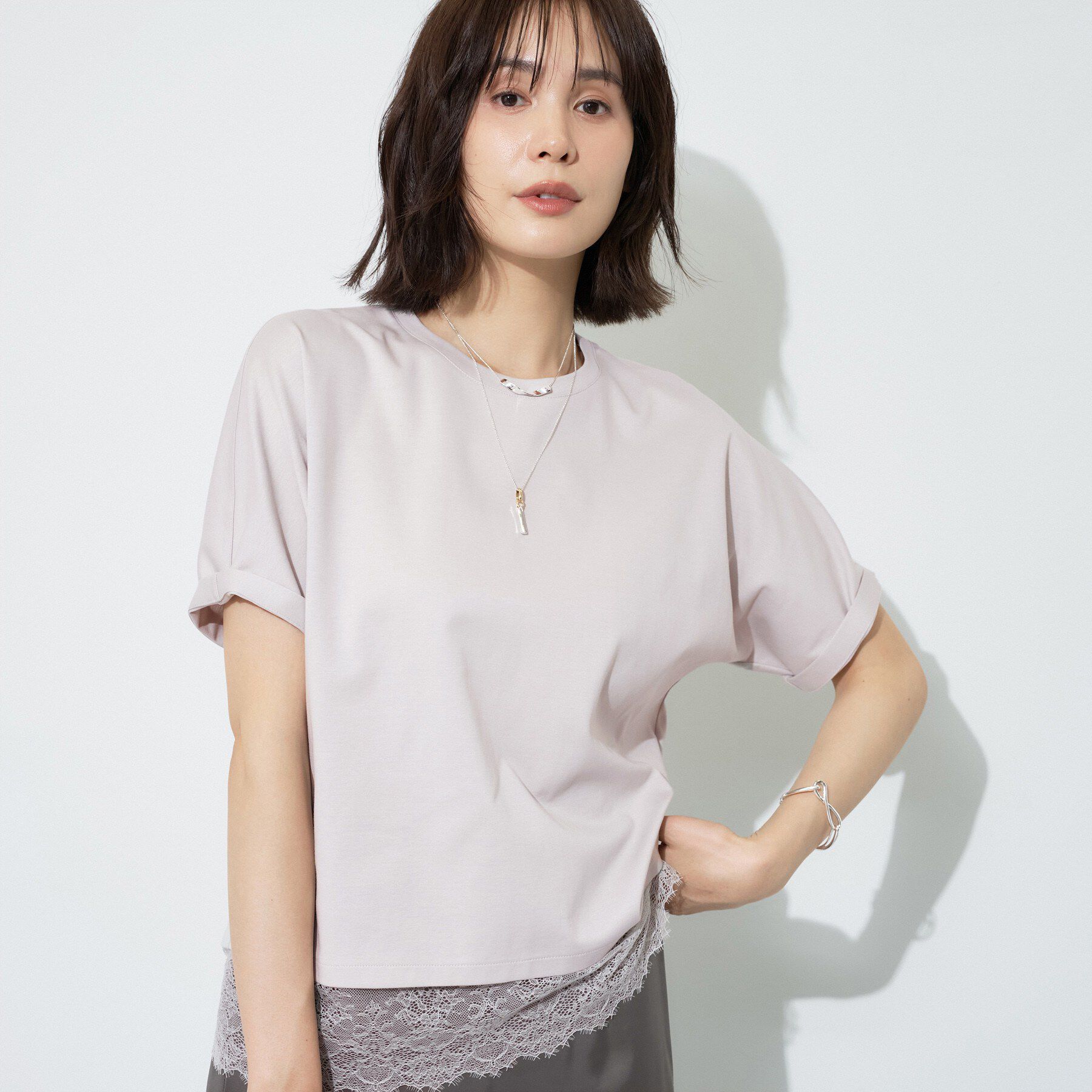 INDIVI「【汗ジミ防止／接触冷感】裾レースドルマンTシャツ」|Tシャツ・カットソー|ライトグレー(011