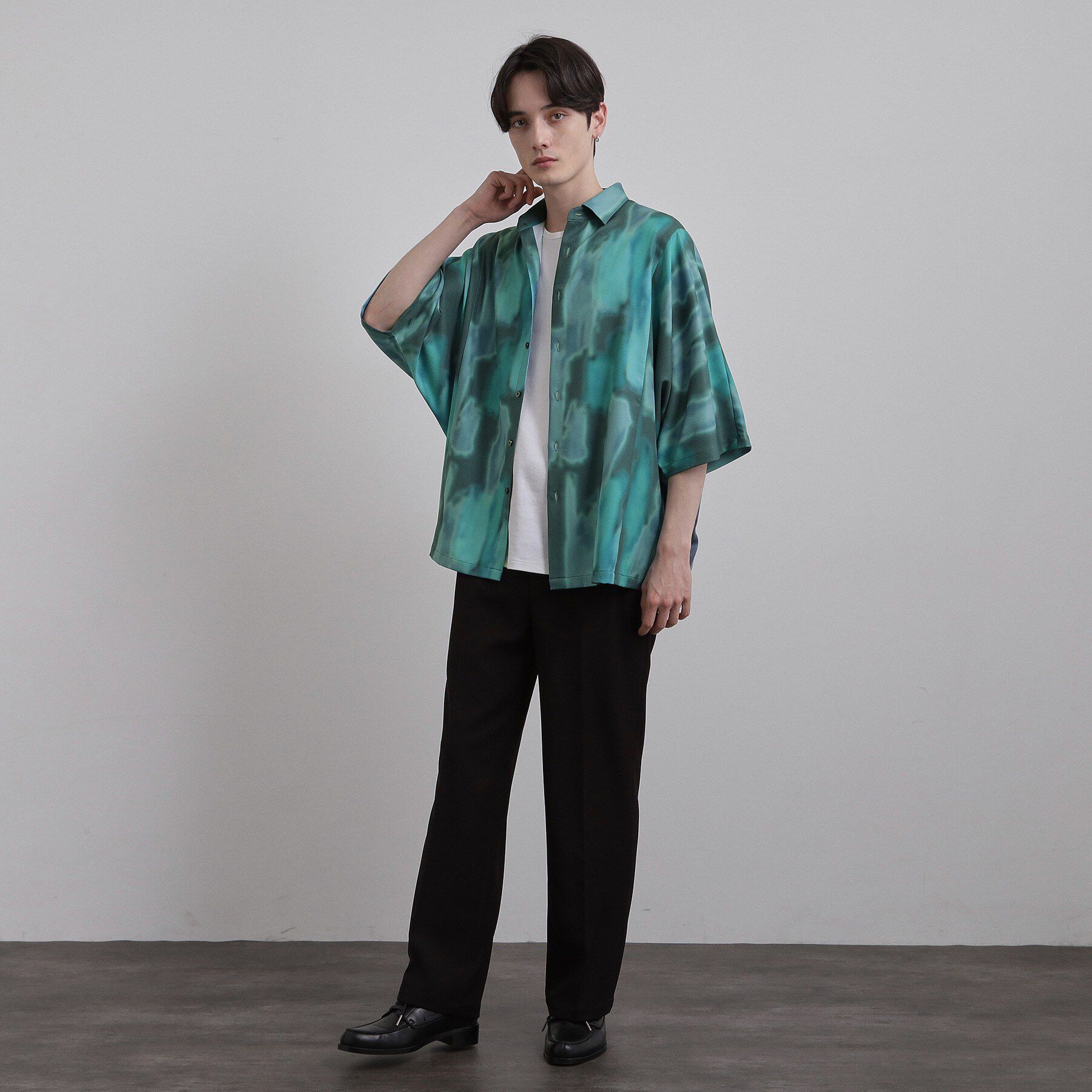 tk.TAKEO KIKUCHI「【今、売れています。】アブストラクトドルマンとろみシャツ/さらっとタッチ/ドレープ/美シルエット/総」|シャツ・ブラウス|