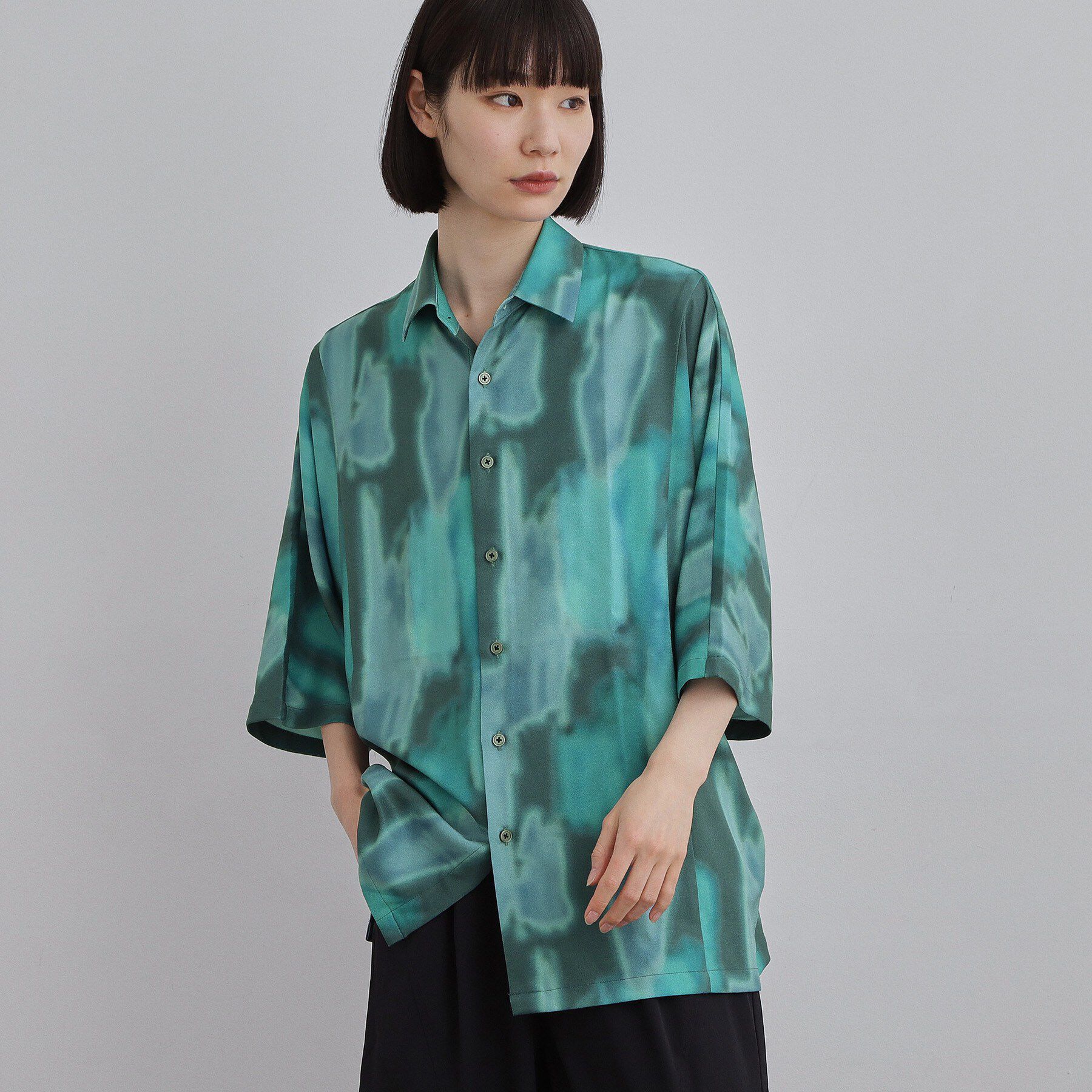 tk.TAKEO KIKUCHI「【今、売れています。】アブストラクトドルマンとろみシャツ/さらっとタッチ/ドレープ/美シルエット/総」|シャツ・ブラウス|