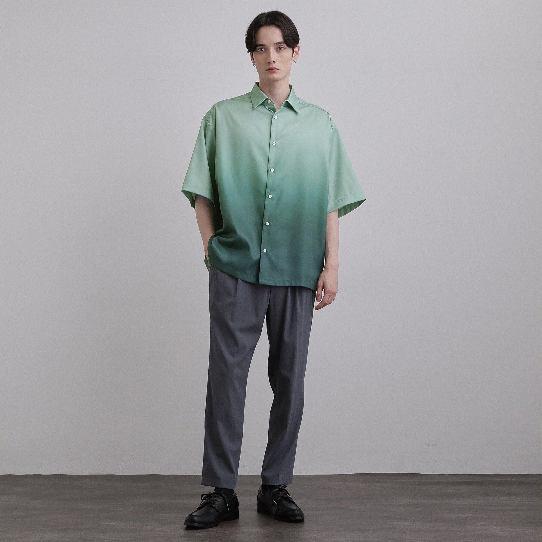 tk.TAKEO KIKUCHI「【26SSイチオシ！】オーバーとろみグラデーションプリントシャツ/レギュラーカラー/さらっとタッチ」|シャツ・ブラウス|