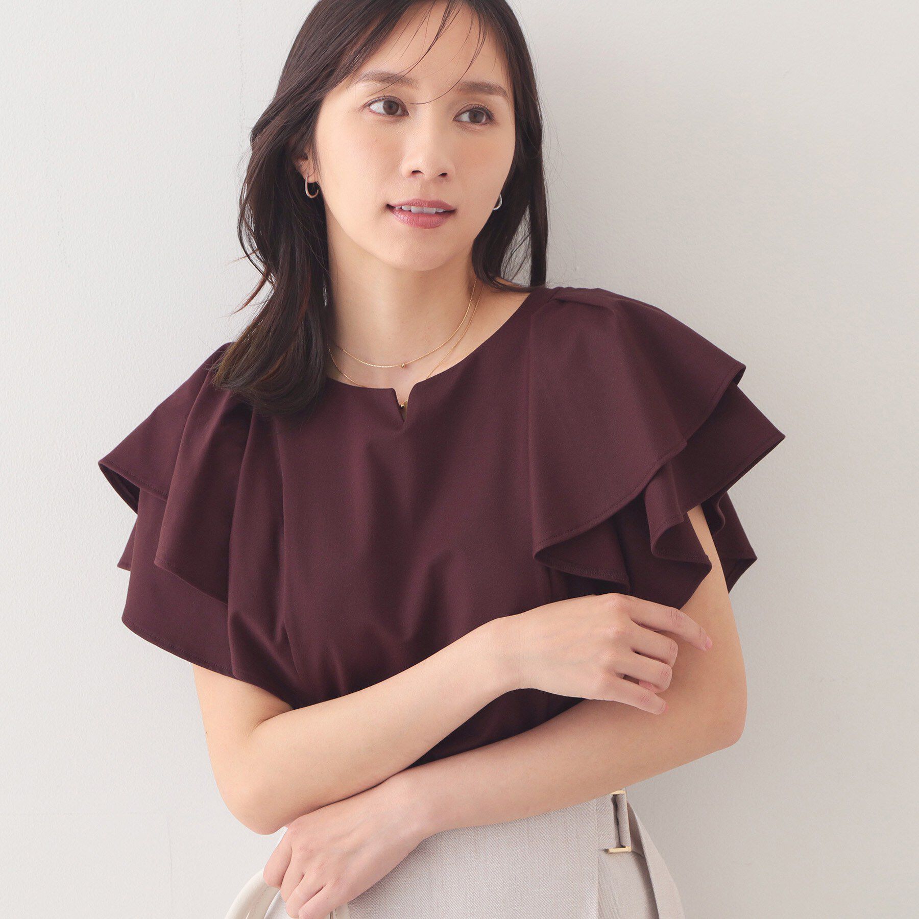 index「【接触冷感】ダブルフレアキーネックトップス《UVケア／洗濯機OK》」|Tシャツ・カットソー|ボルドー(064)