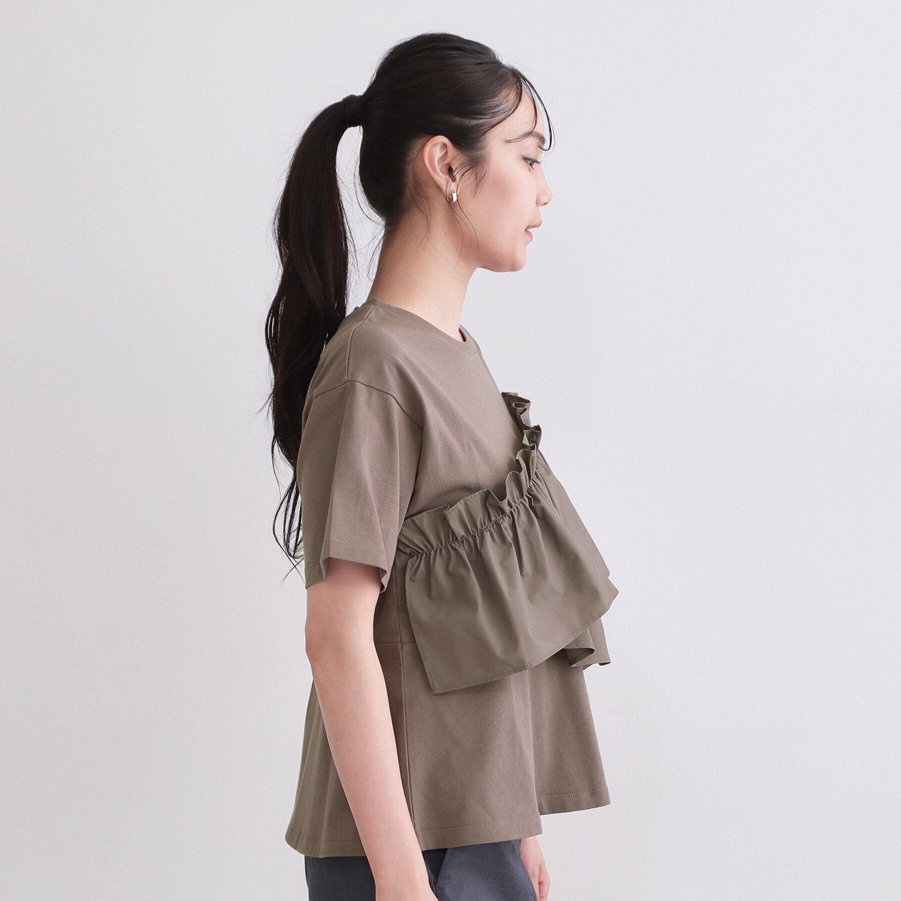 OPAQUE.CLIP「【接触冷感】アシメフリルドッキングカットソー《洗濯機OK》」|Tシャツ・カットソー|