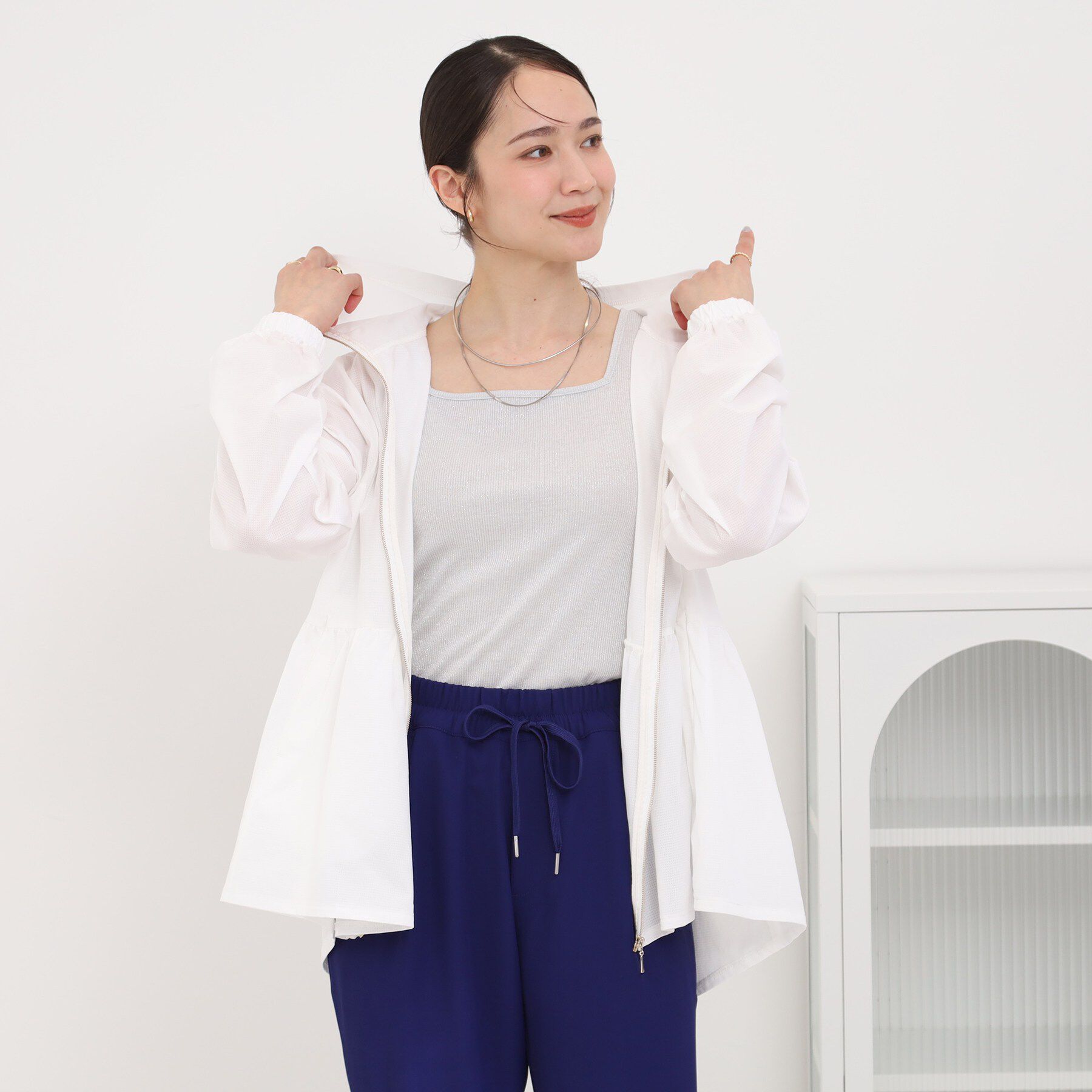 SHOO･LA･RUE「【ひんやり/S-LL/体型カバー】日焼け対策にも女性らしさを UVカットペプラムパーカ」|ブルゾン・スタジャン|