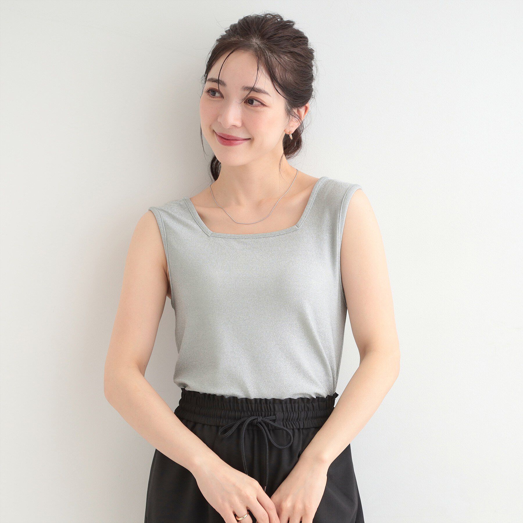SHOO･LA･RUE「【洗濯機可】スクエアネックが小顔効果に　きらきらラメタンクトップ」|キャミソール|