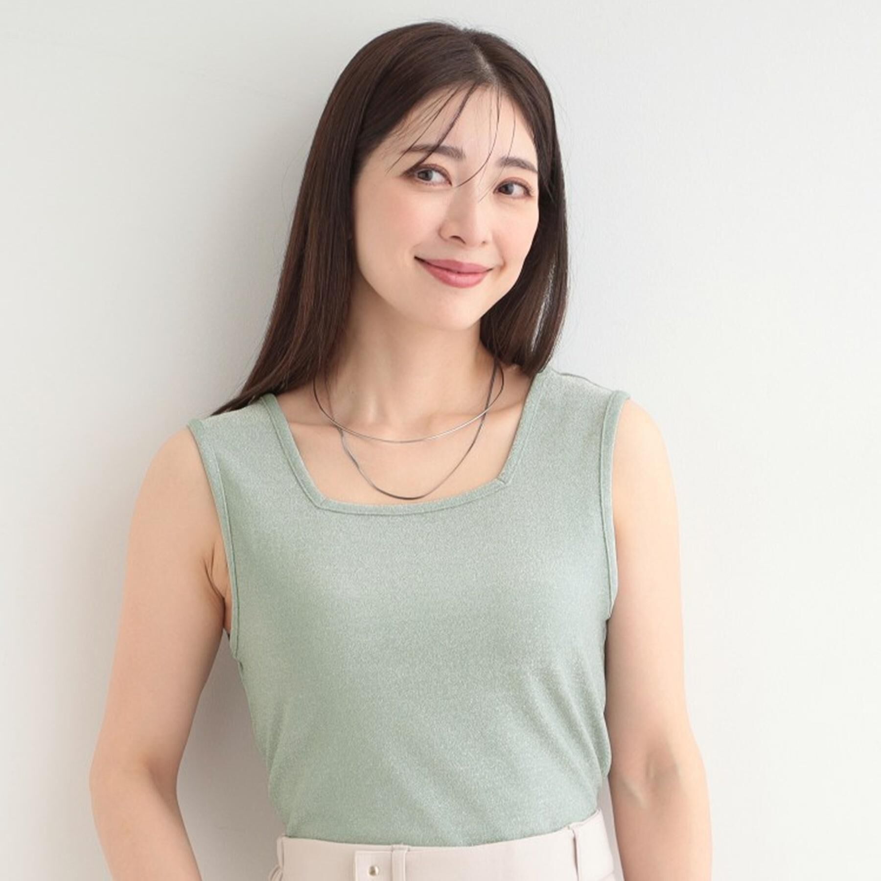 SHOO･LA･RUE「【洗濯機可】スクエアネックが小顔効果に　きらきらラメタンクトップ」|キャミソール|ライトグリーン(02