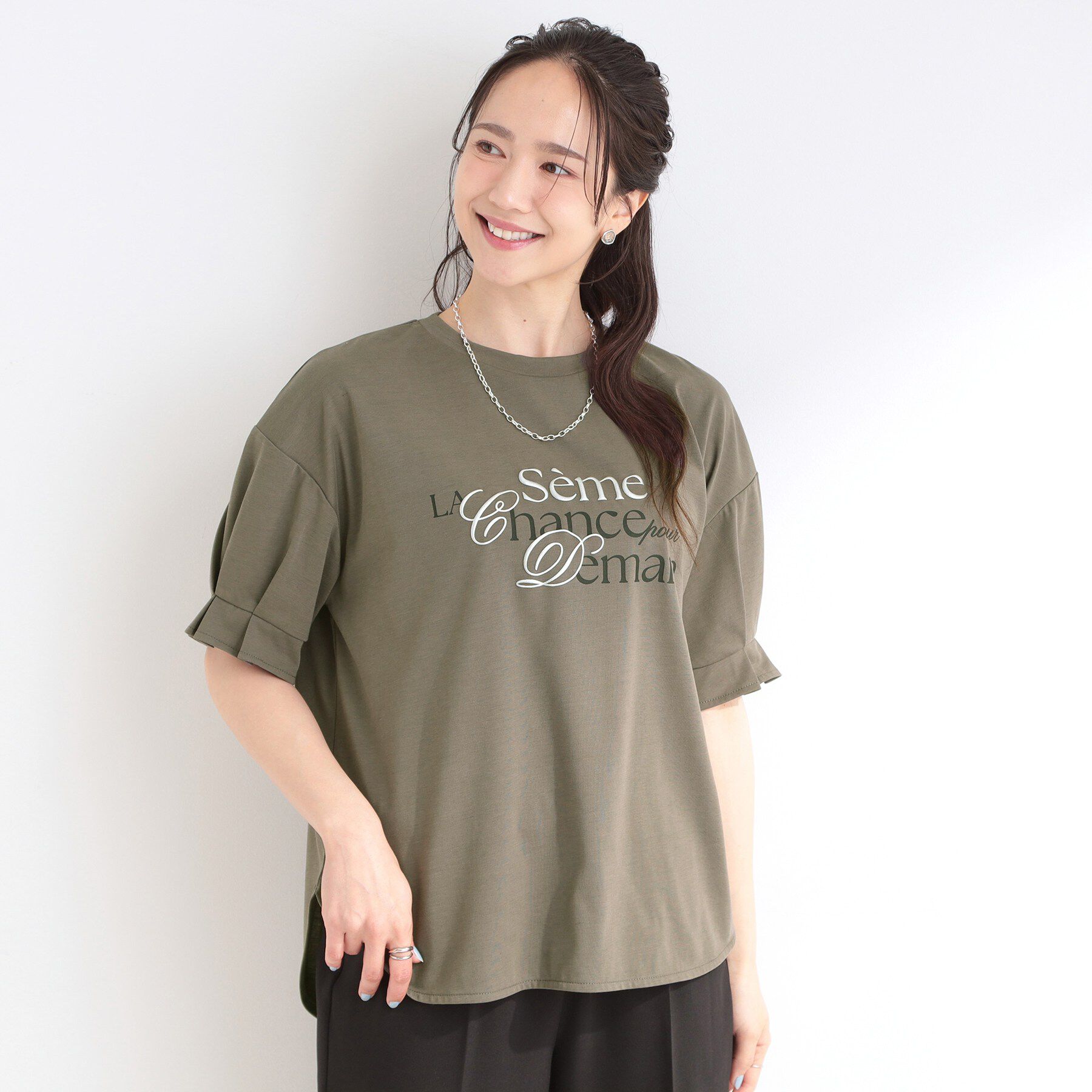 SHOO･LA･RUE「【ひんやり/UV/S-LL】お袖ふんわり二の腕カバー ぷっくりラメプリントTシャツ」|Tシャツ・カットソー|