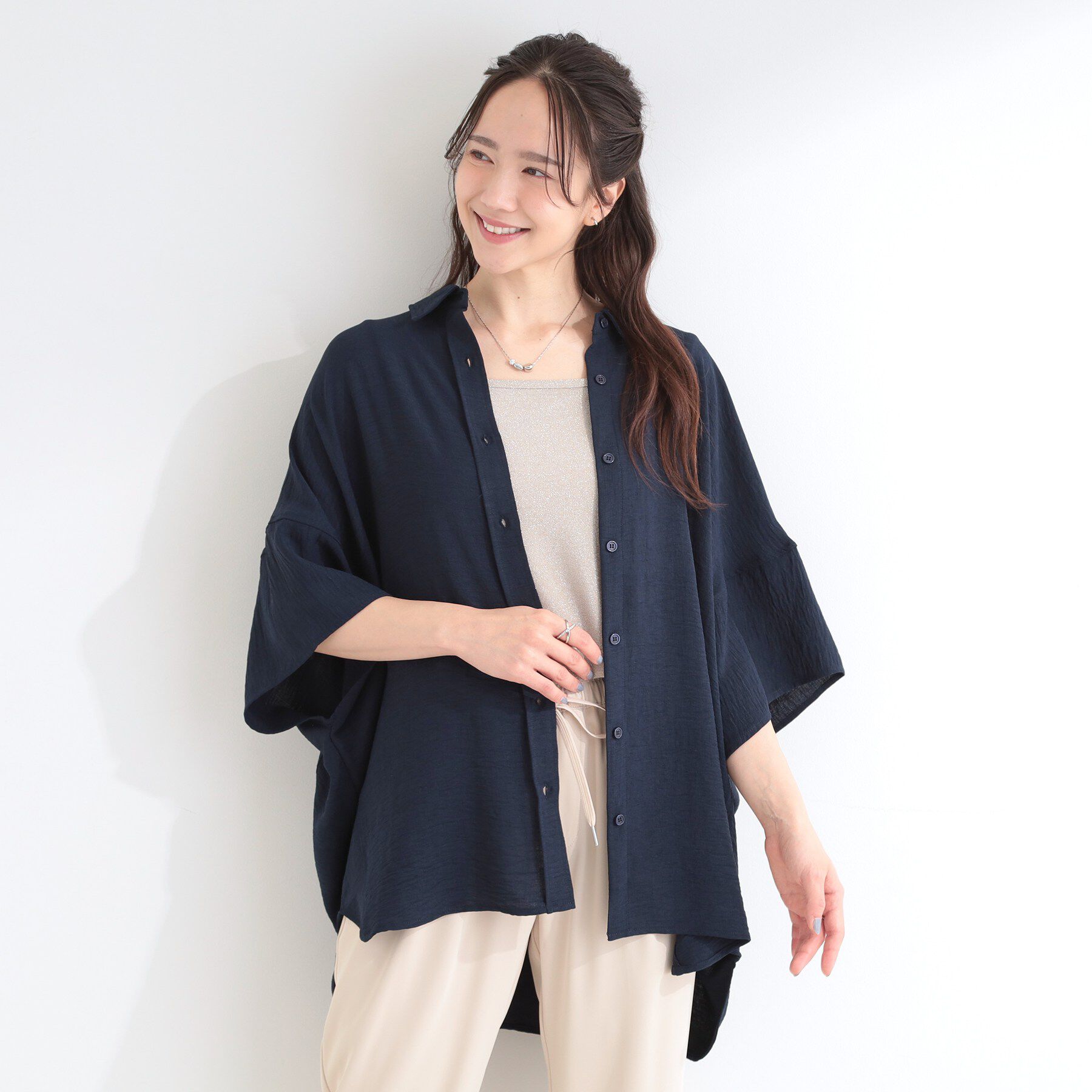 SHOO･LA･RUE「【高レビュー/洗濯後しわになりにくい/体型カバー】きちんとゆるっと 大人の抜け感 ポンチョ風カラーシ」|シャツ・ブラウス|