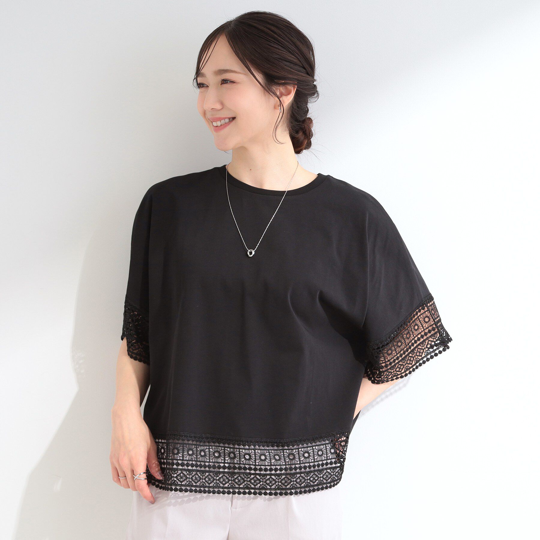 SHOO･LA･RUE「【洗濯機可/ひんやり/体型カバー/S-LL】レース使いがポイント デザインTシャツ」|Tシャツ・カットソー|