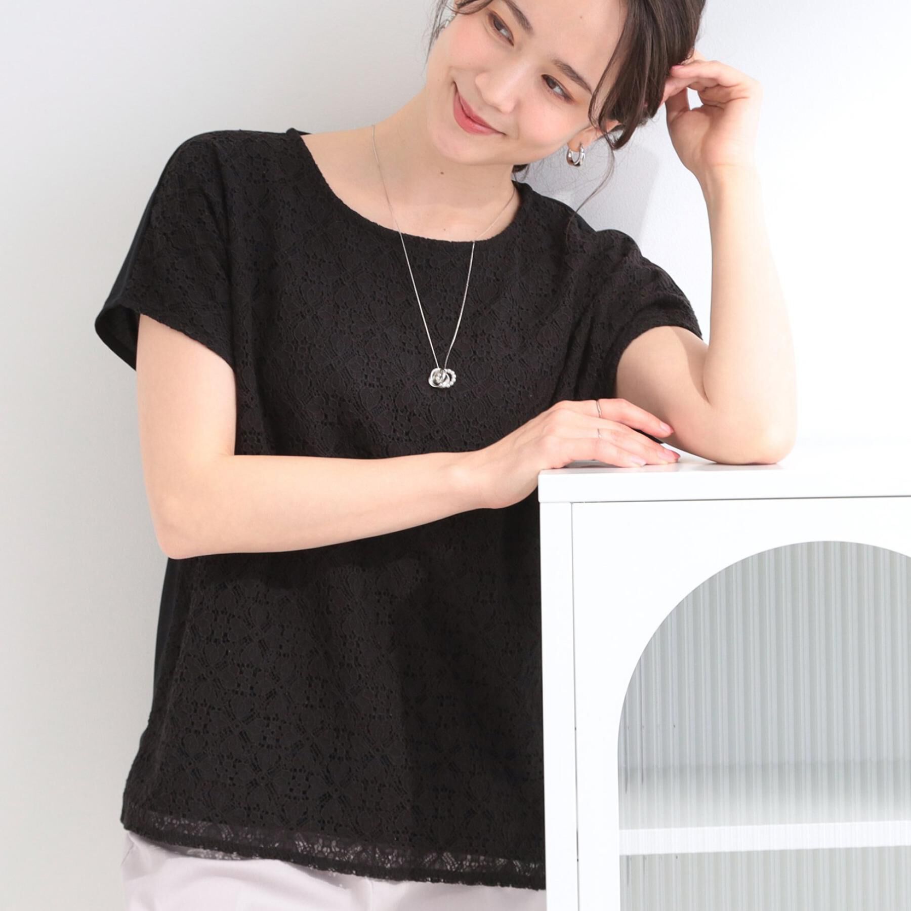 SHOO･LA･RUE「【ひんやり/UV】レース切替で華やかに 大人の選ぶ上品Tシャツ」|Tシャツ・カットソー|ブラック(019)