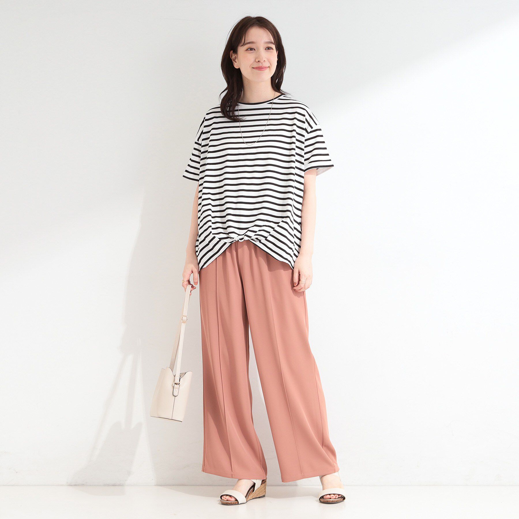 SHOO･LA･RUE「【ひんやり/体型カバー/S-LL】インせず決まる フロントタックデザインTシャツ」|Tシャツ・カットソー|