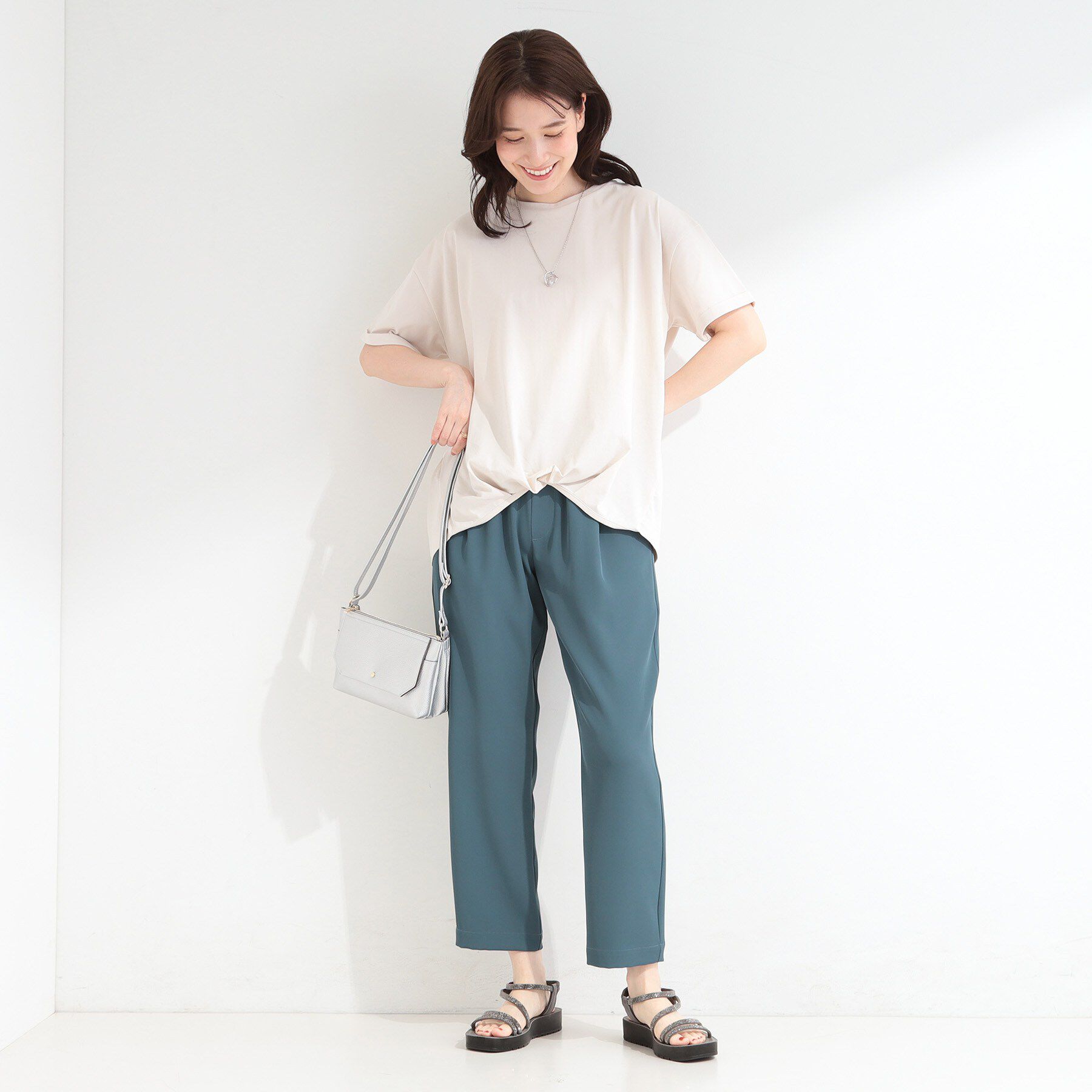 SHOO･LA･RUE「【ひんやり/体型カバー/S-LL】インせず決まる フロントタックデザインTシャツ」|Tシャツ・カットソー|