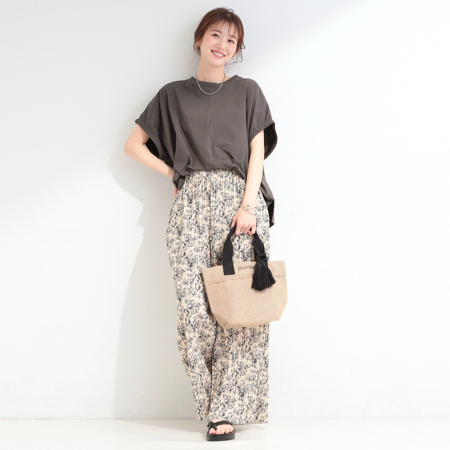 SHOO･LA･RUE「【ひんやり/洗濯機可】シンプルにこなれて見せる お袖ギャザードルマンTシャツ」|Tシャツ・カットソー|