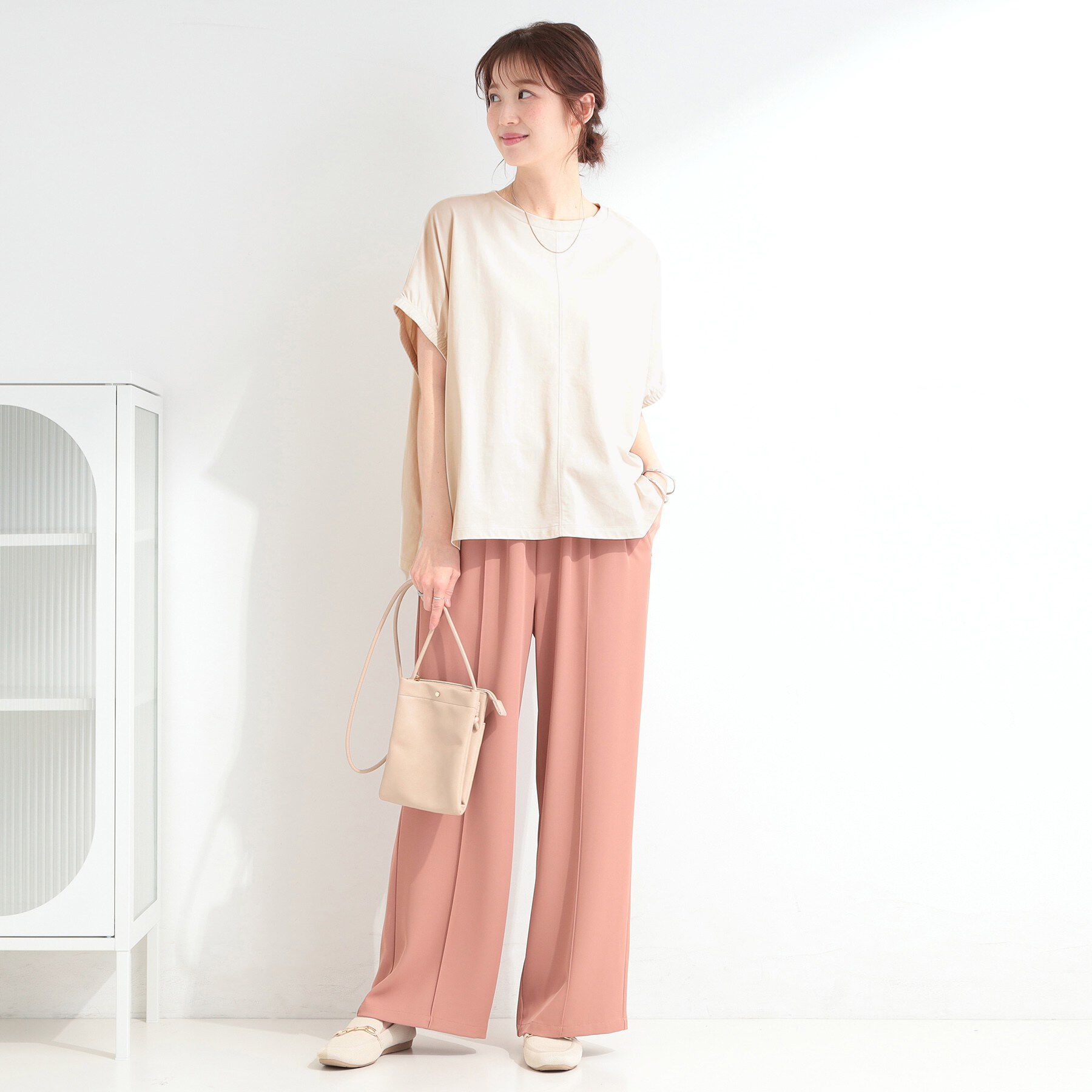 SHOO･LA･RUE「【ひんやり/洗濯機可】シンプルにこなれて見せる お袖ギャザードルマンTシャツ」|Tシャツ・カットソー|