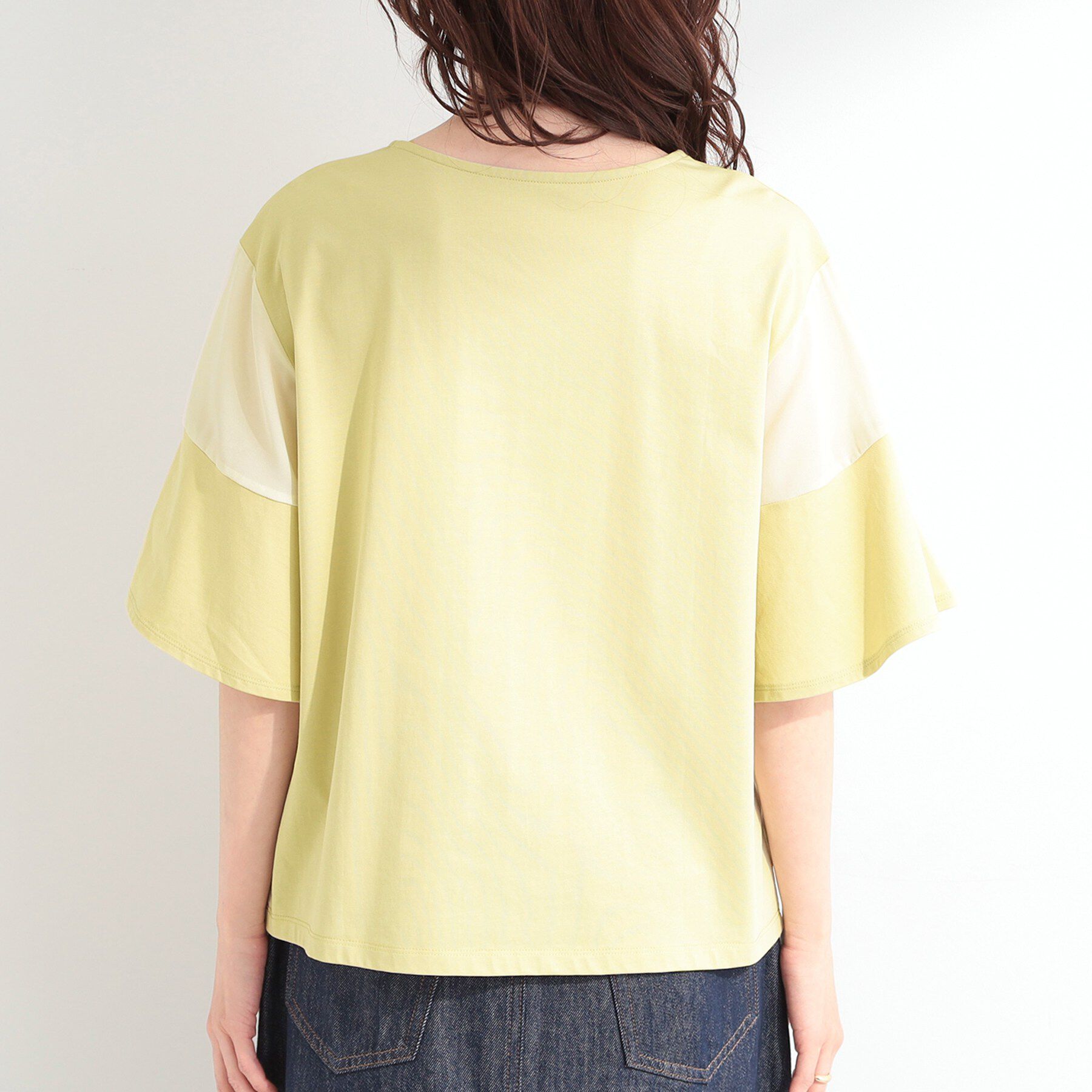 SHOO･LA･RUE「【ひんやり/S-LL/体型カバー】フレアスリーブで二の腕を自然に隠せる 浅VネックTシャツ」|Tシャツ・カットソー|