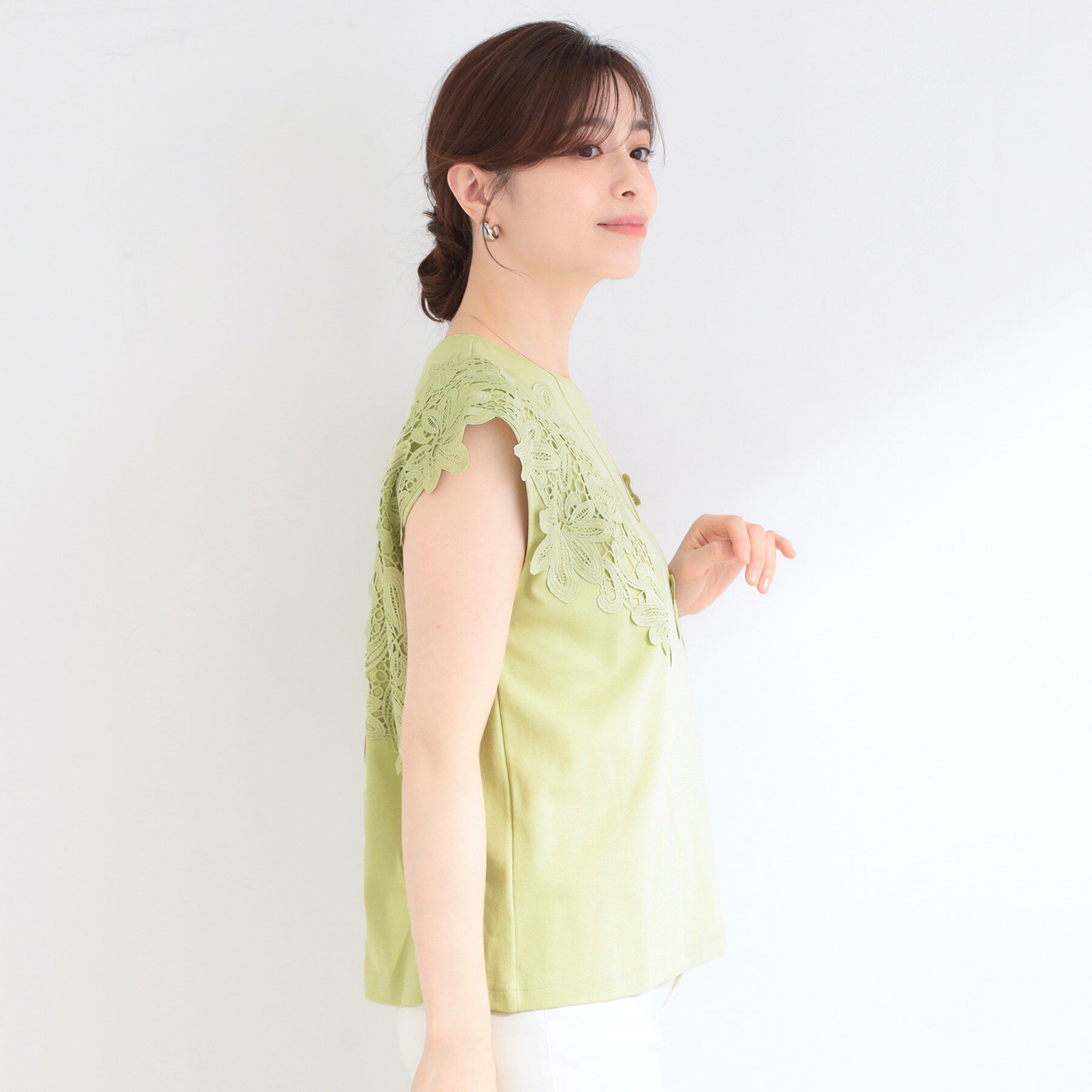 SHOO･LA･RUE「【ひんやり/S-LL/洗濯機可】女性らしさ溢れるモチーフレース スムースTシャツ」|Tシャツ・カットソー|