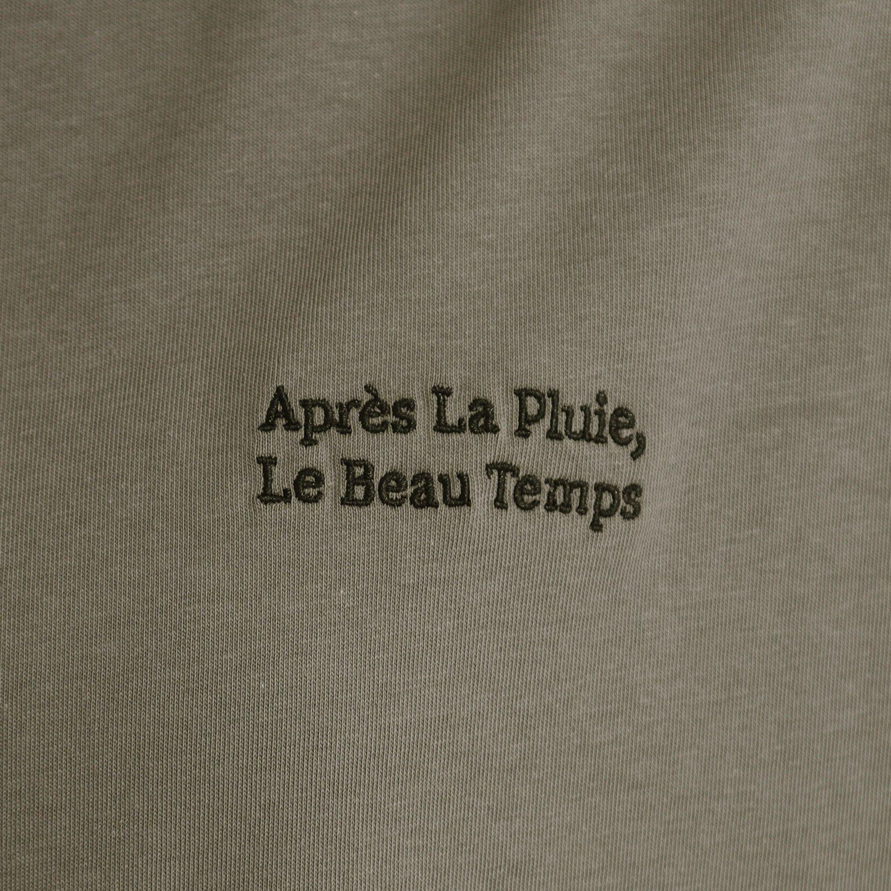 SHOO･LA･RUE「【汗じみ防止/ひんやり/体型カバー】真夏の味方。汗じみが気になりにくい 大人の刺繍ロゴTシャツ」|Tシャツ・カットソー|