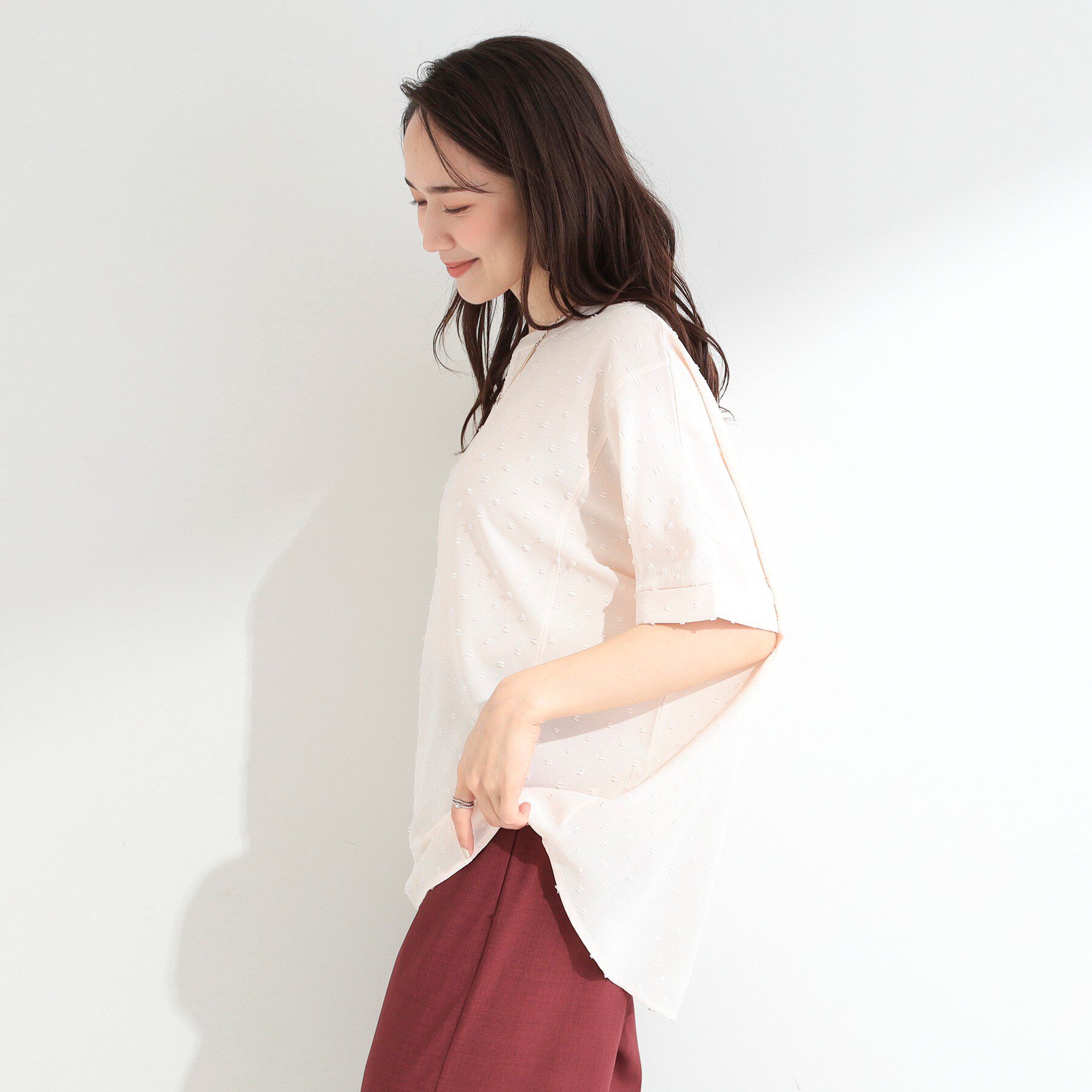 SHOO･LA･RUE「【洗濯後しわになりにくい/体型カバー】ドビードットで上品に ドルマントップス」|シャツ・ブラウス|
