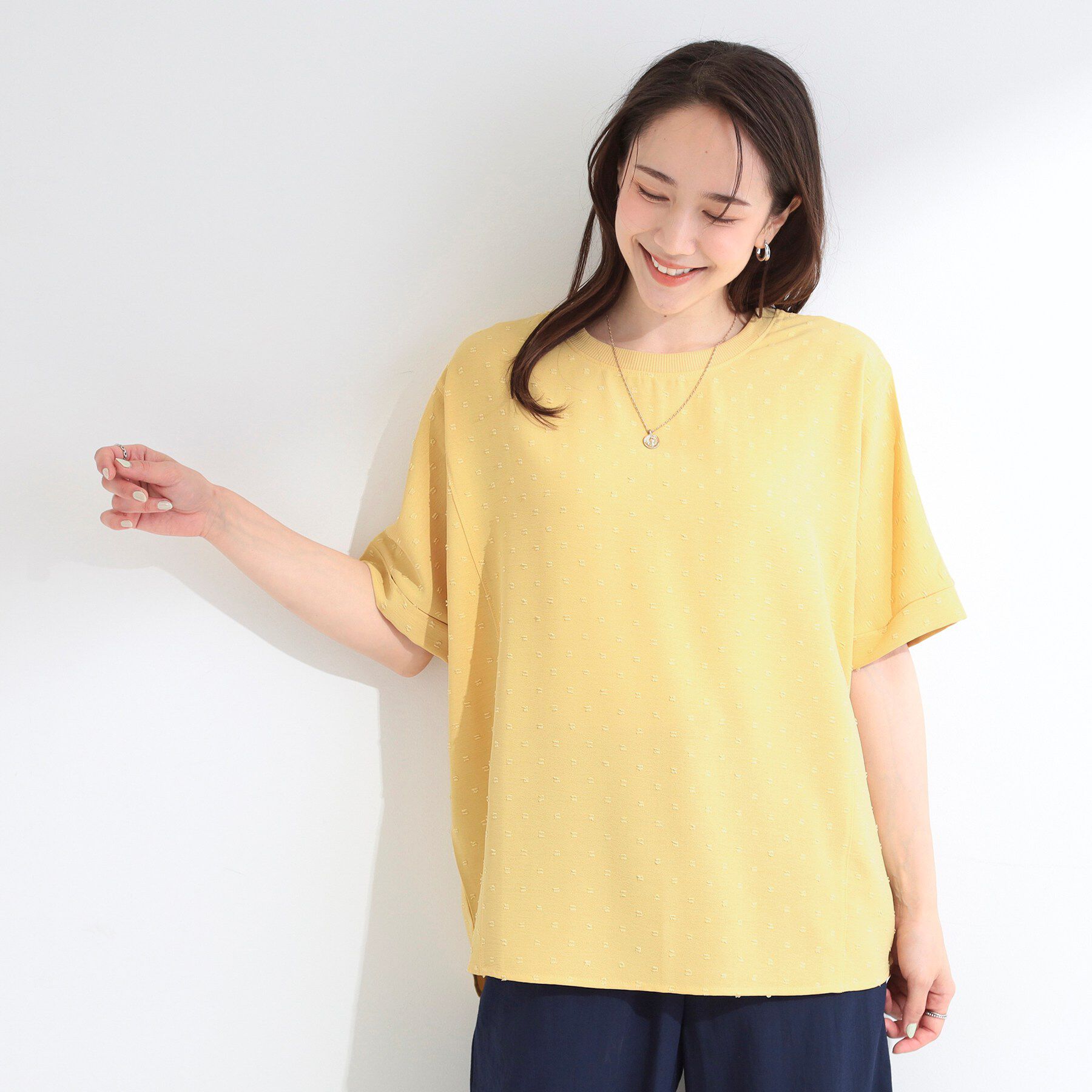 SHOO･LA･RUE「【洗濯後しわになりにくい/体型カバー】ドビードットで上品に ドルマントップス」|シャツ・ブラウス|