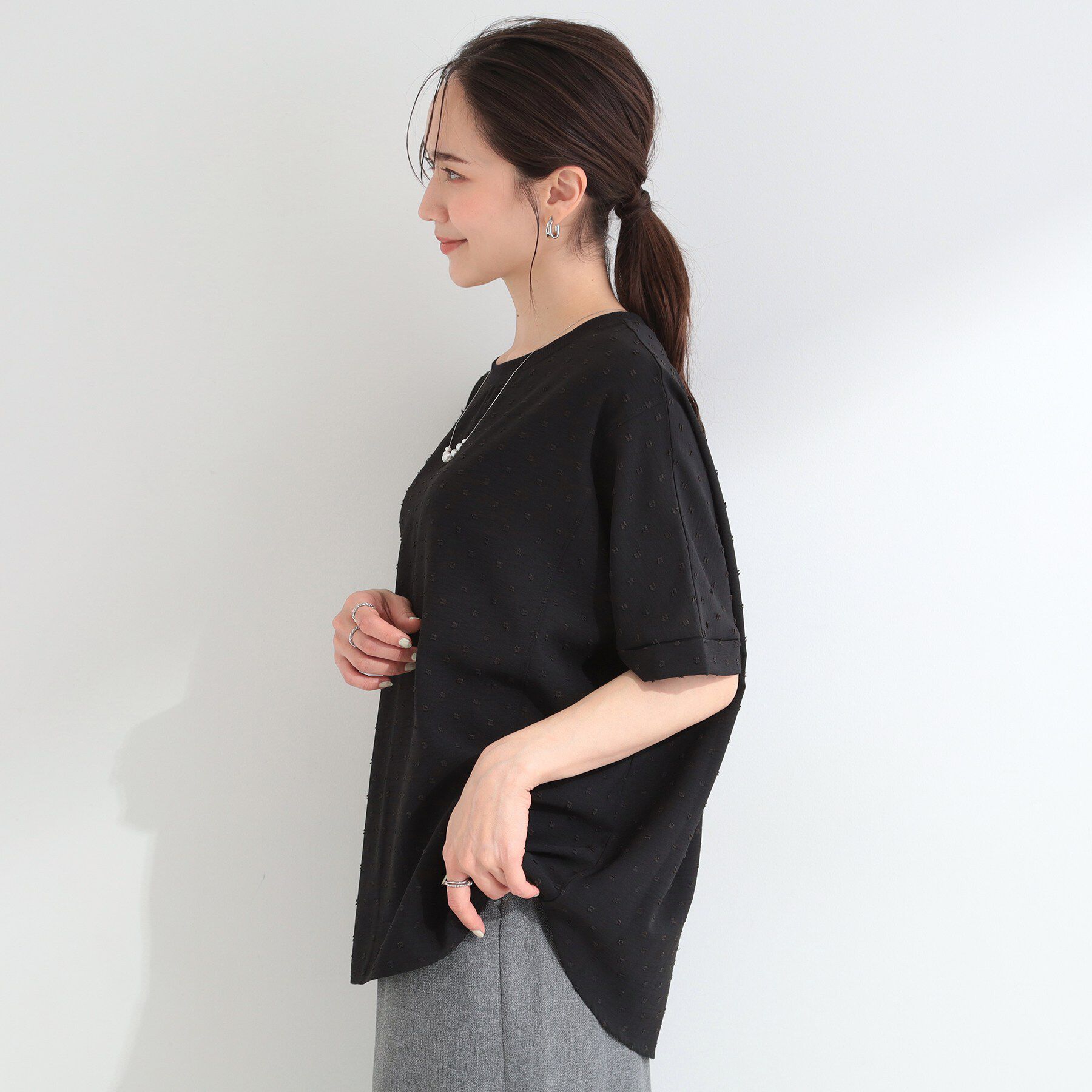 SHOO･LA･RUE「【洗濯後しわになりにくい/体型カバー】ドビードットで上品に ドルマントップス」|シャツ・ブラウス|