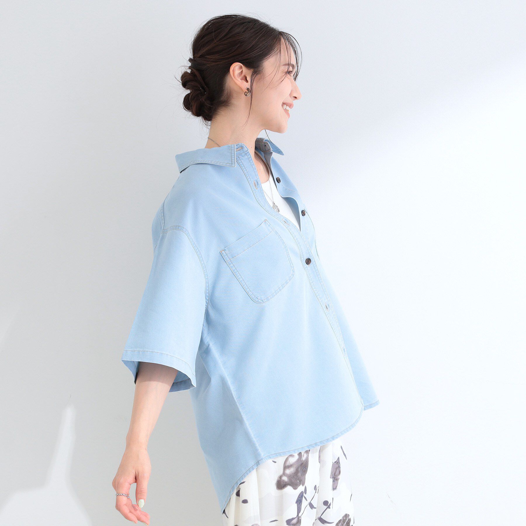 SHOO･LA･RUE「【セットアップ可/S-LL】ライトオンスデニム 5分袖シャツ」|シャツ・ブラウス|