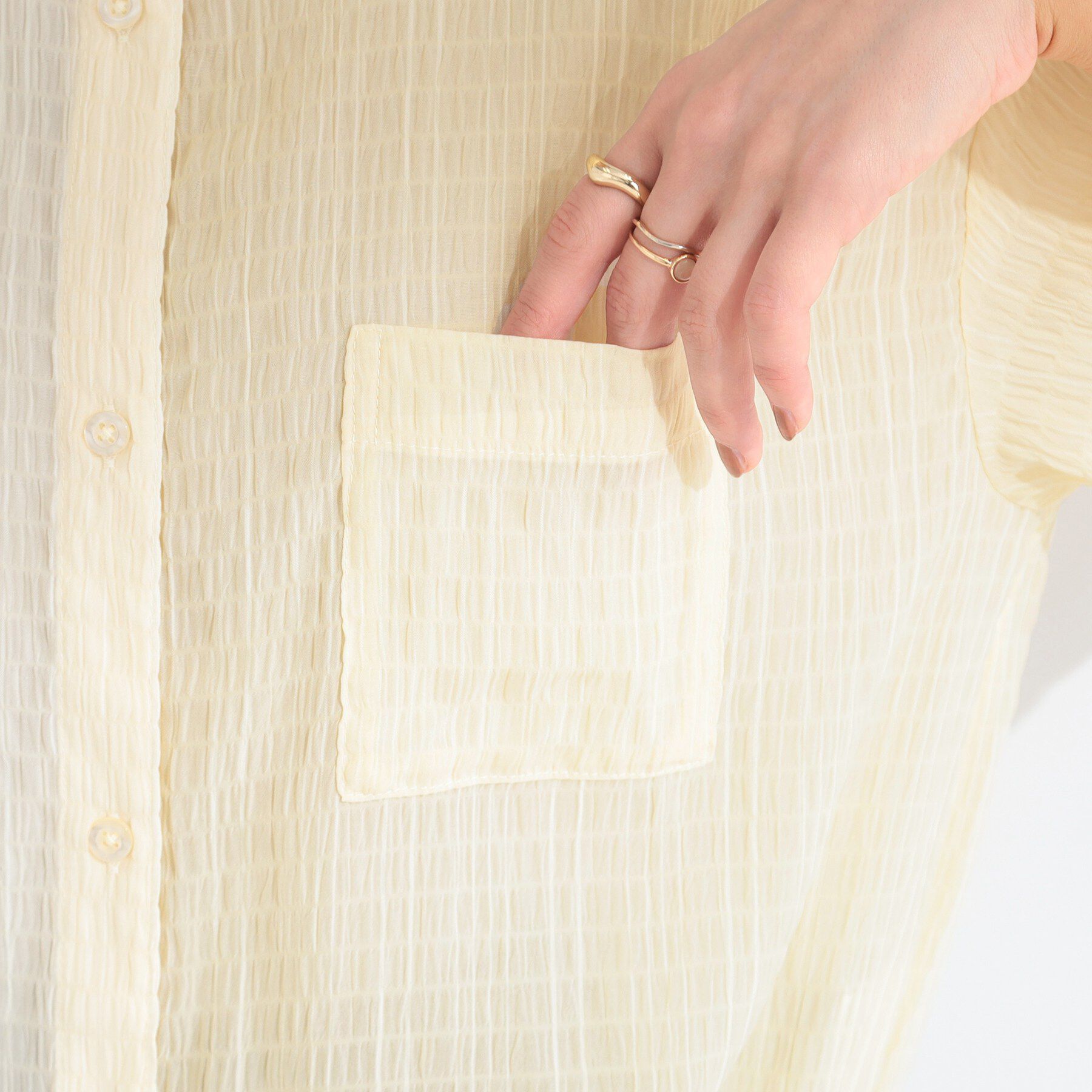 SHOO･LA･RUE「【S-LL/洗濯機可/体型カバー】さらさら シャーリングシフォン 裾ドロストシャツ」|シャツ・ブラウス|
