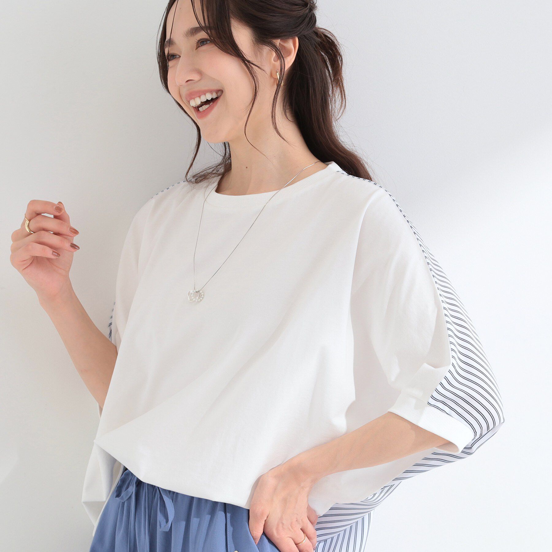 SHOO･LA･RUE「【ひんやり/体型カバー/洗濯機可】二の腕隠れる 前後切替ドルマンTシャツ」|Tシャツ・カットソー|ホワイト(301)