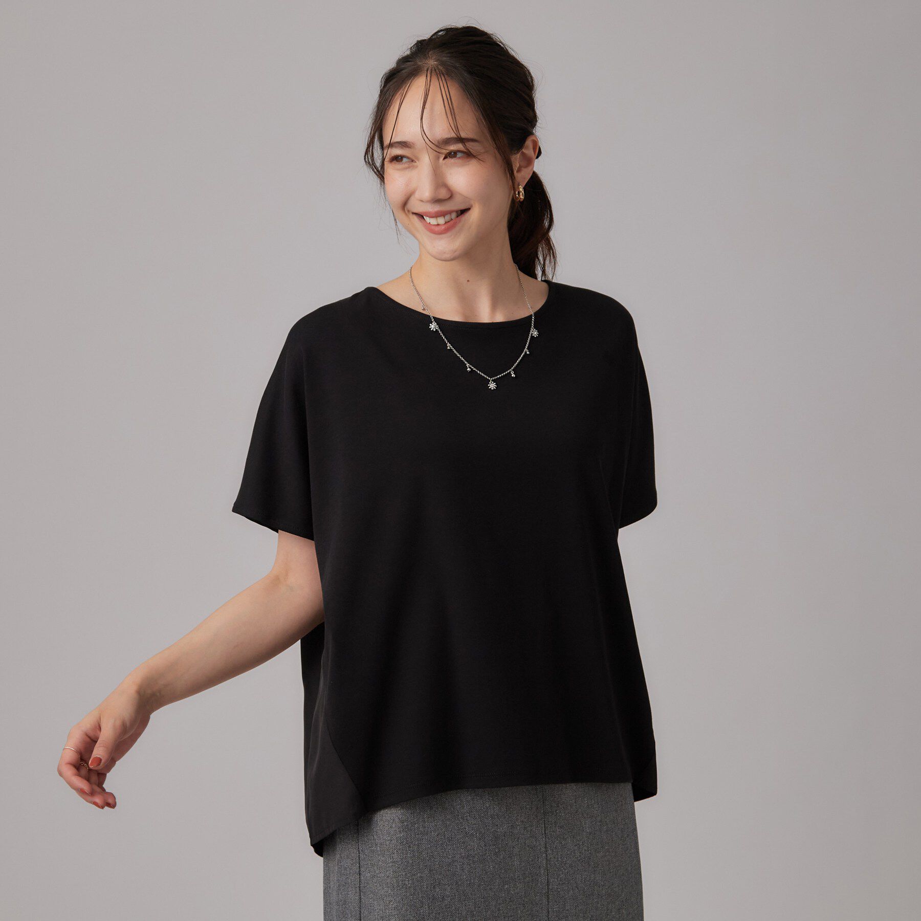 SHOO･LA･RUE「【体型カバー/S-LL】後ろ姿も映える 異素材ドッキングトップス」|Tシャツ・カットソー|