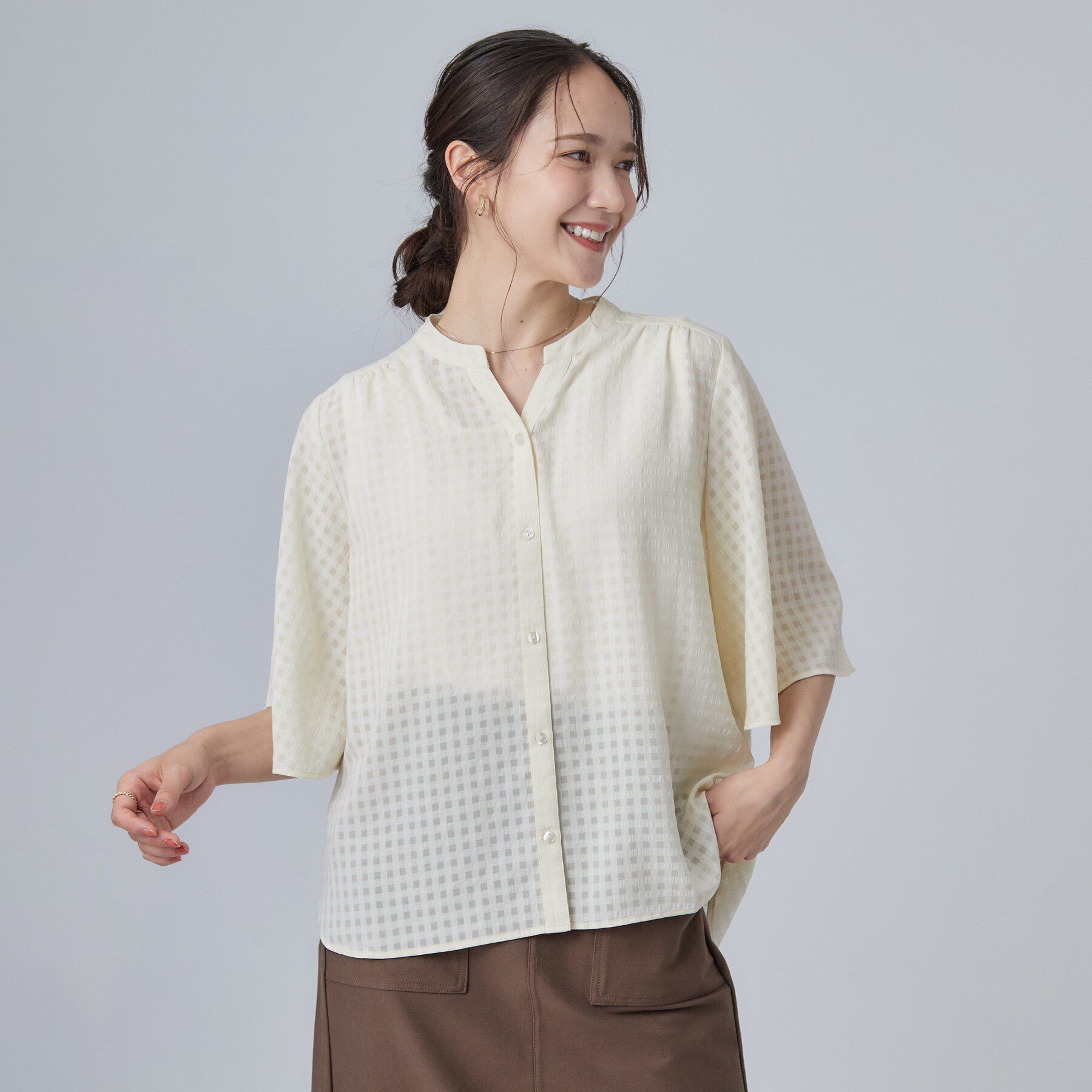 SHOO･LA･RUE「【洗濯機可/S-LL】大人も甘すぎず着られる ギンガムシアーブラウス」|シャツ・ブラウス|