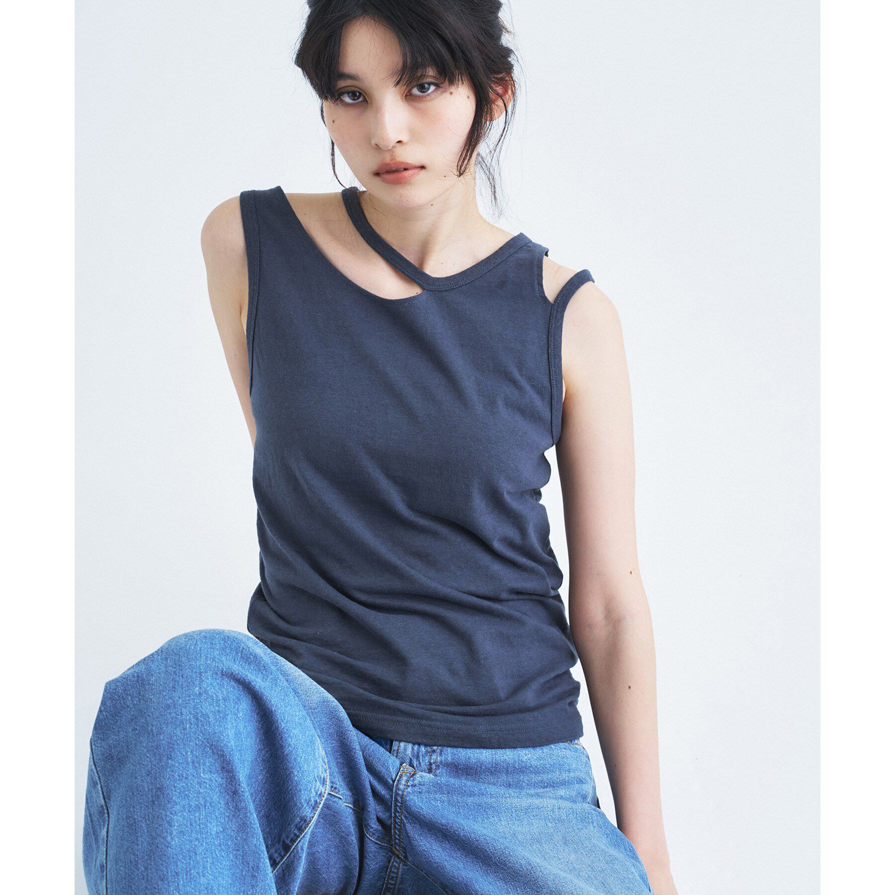 CODE A「IRONING｜cut out tank top」|キャミソール|チャコールグレー(0