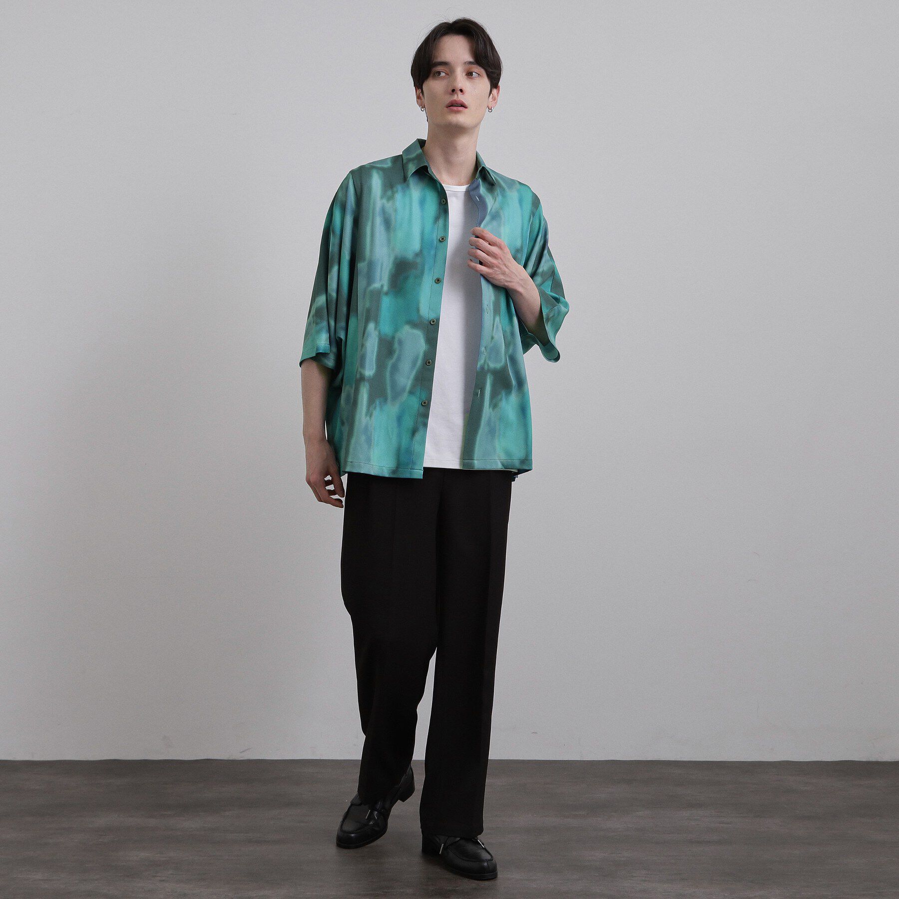 tk.TAKEO KIKUCHI「【今、売れています。】アブストラクトドルマンとろみシャツ/さらっとタッチ/ドレープ/美シルエット/総」|シャツ・ブラウス|