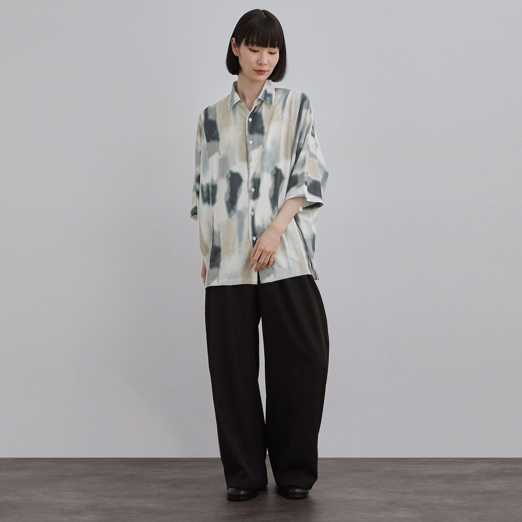tk.TAKEO KIKUCHI「【今、売れています。】アブストラクトドルマンとろみシャツ/さらっとタッチ/ドレープ/美シルエット/総」|シャツ・ブラウス|